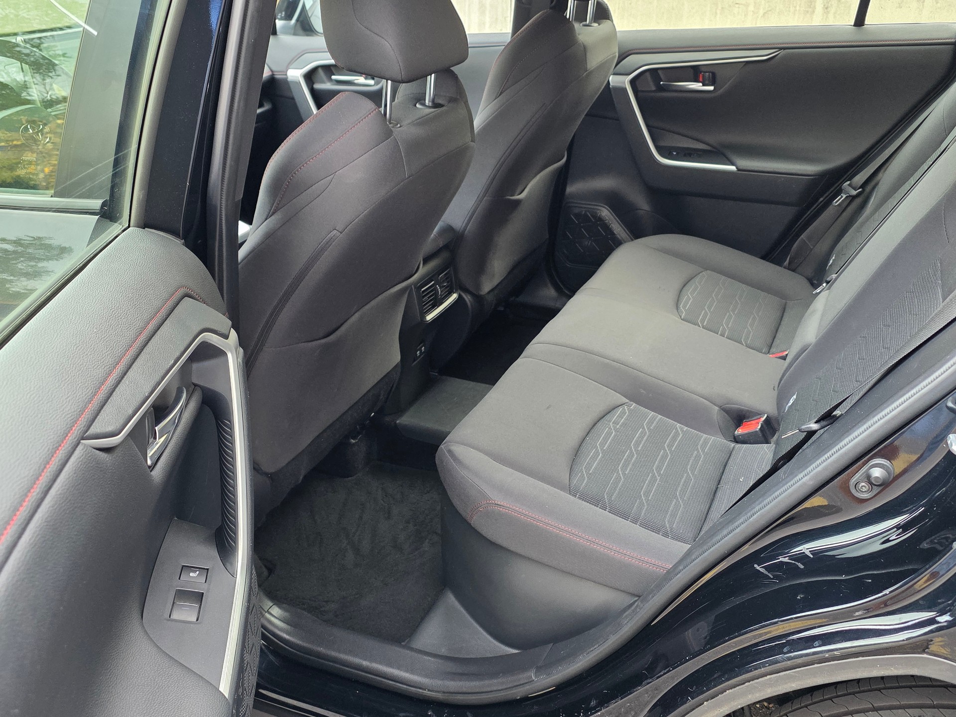 TOYOTA RAV-4 2.5 PHEV Premium e-CVT 4WD-image-10