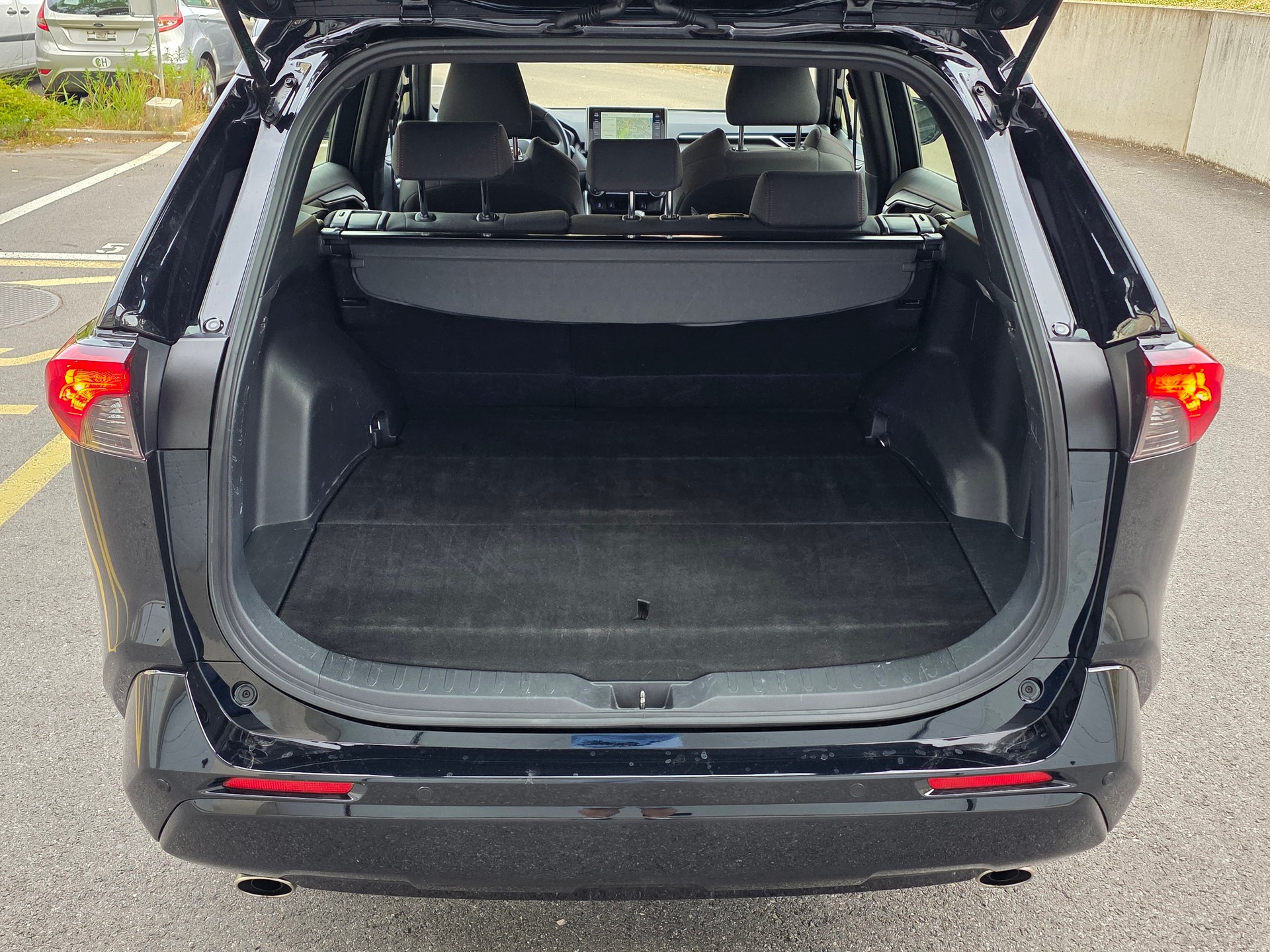 TOYOTA RAV-4 2.5 PHEV Premium e-CVT 4WD-image-13