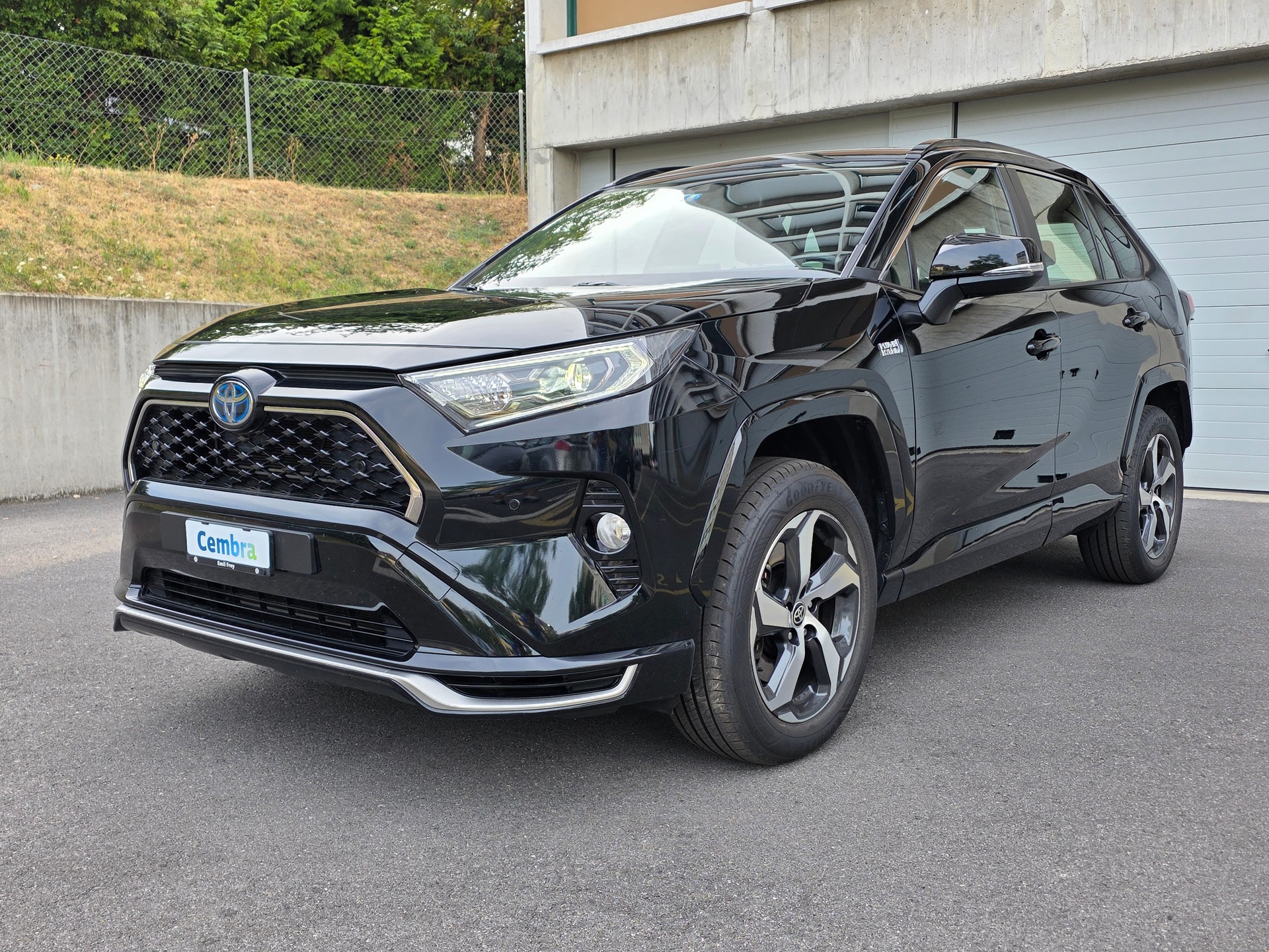 TOYOTA RAV-4 2.5 PHEV Premium e-CVT 4WD-image-2