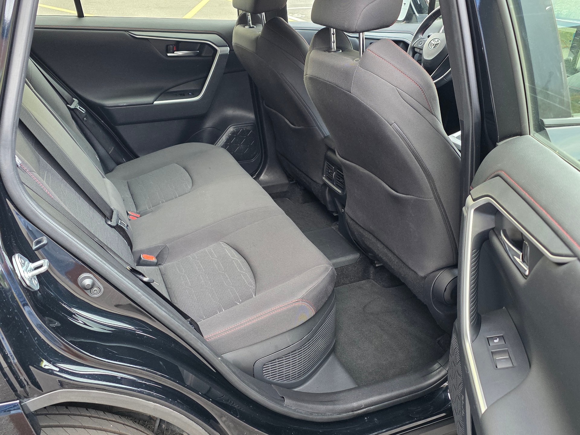 TOYOTA RAV-4 2.5 PHEV Premium e-CVT 4WD-image-12