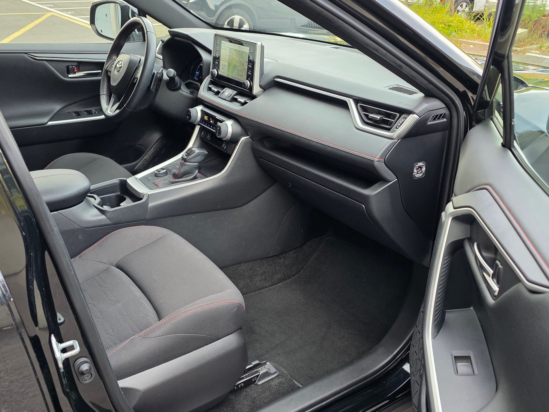 TOYOTA RAV-4 2.5 PHEV Premium e-CVT 4WD-image-11