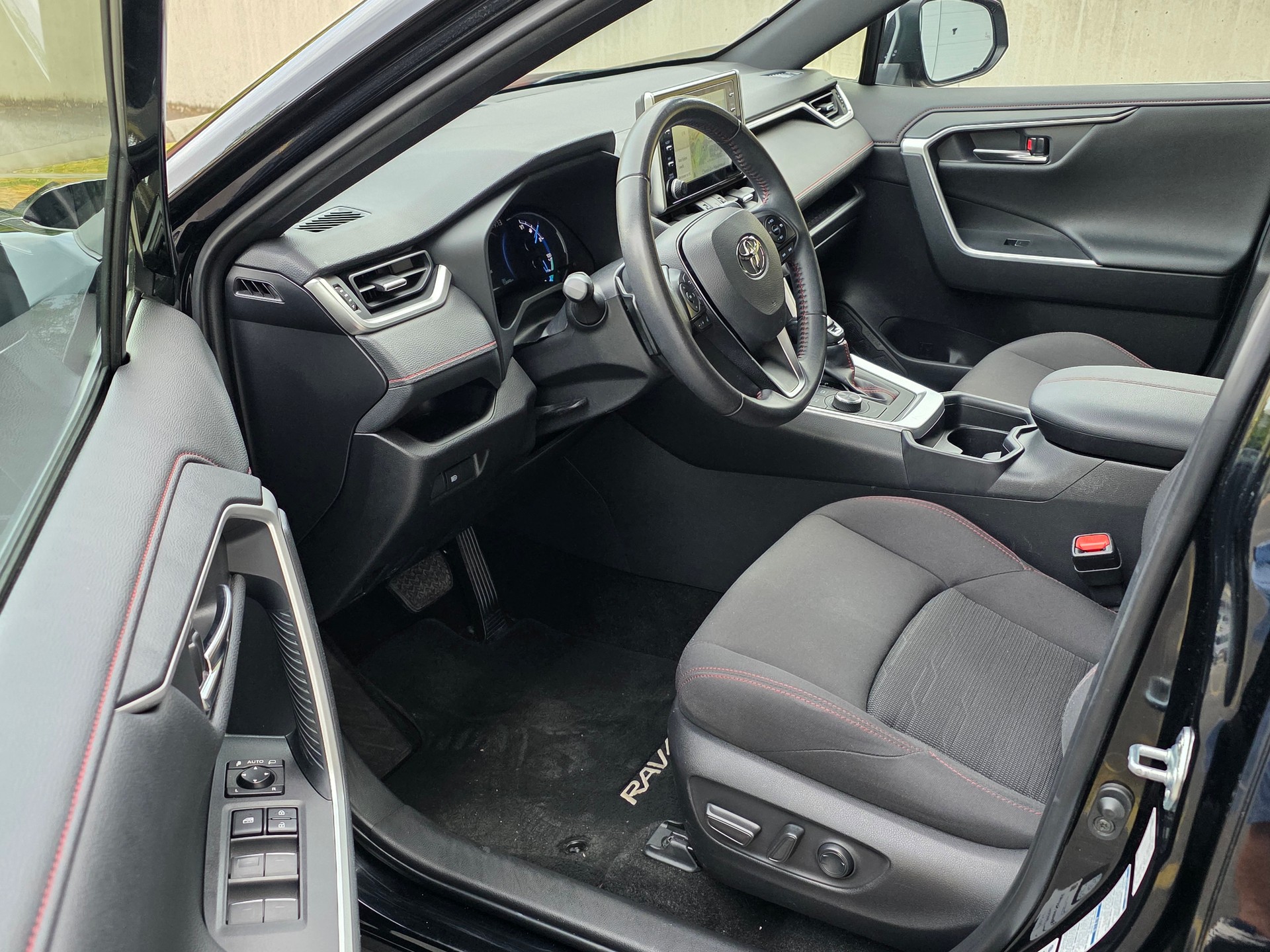TOYOTA RAV-4 2.5 PHEV Premium e-CVT 4WD-image-9