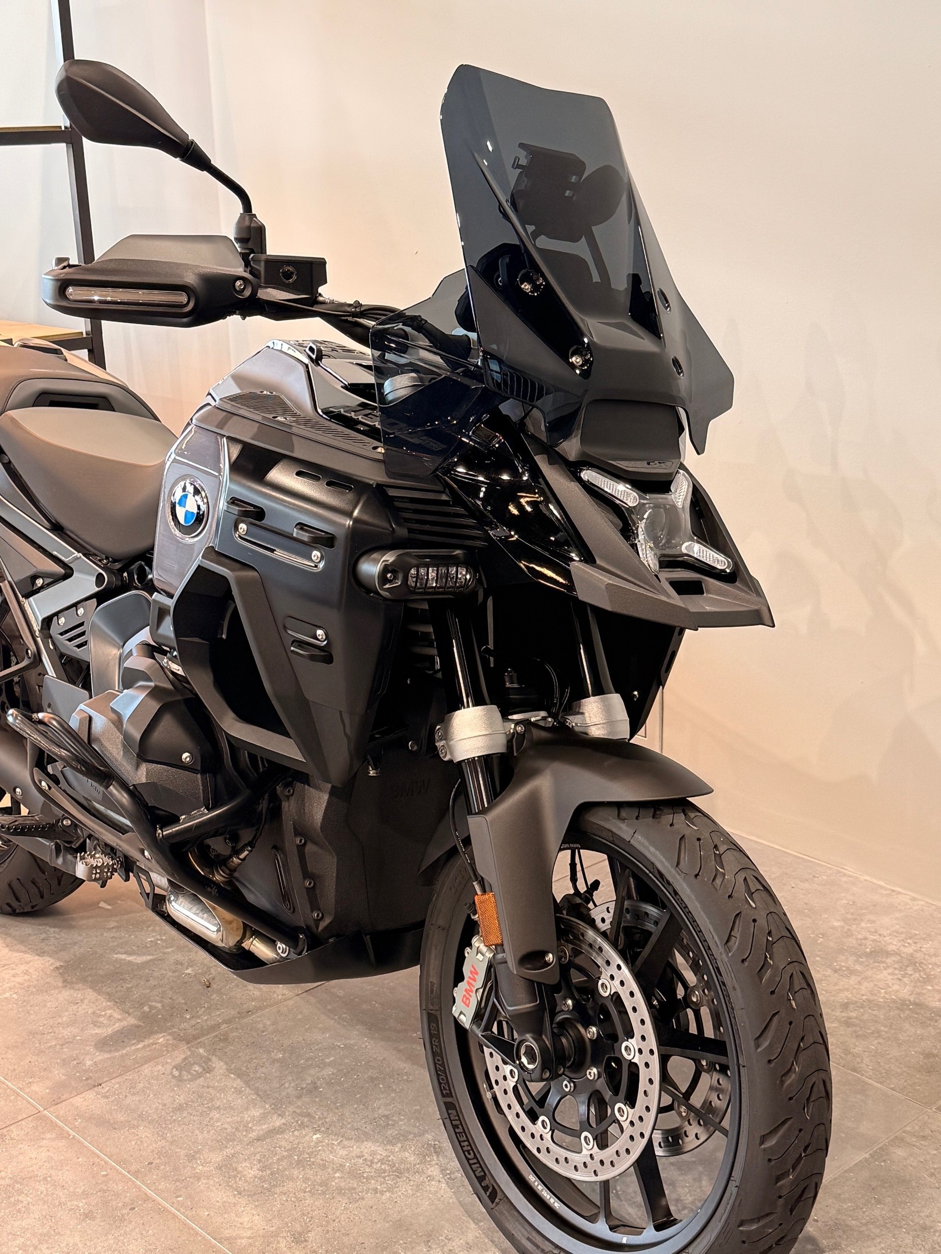BMW R 1300 GS Adventure-image-4