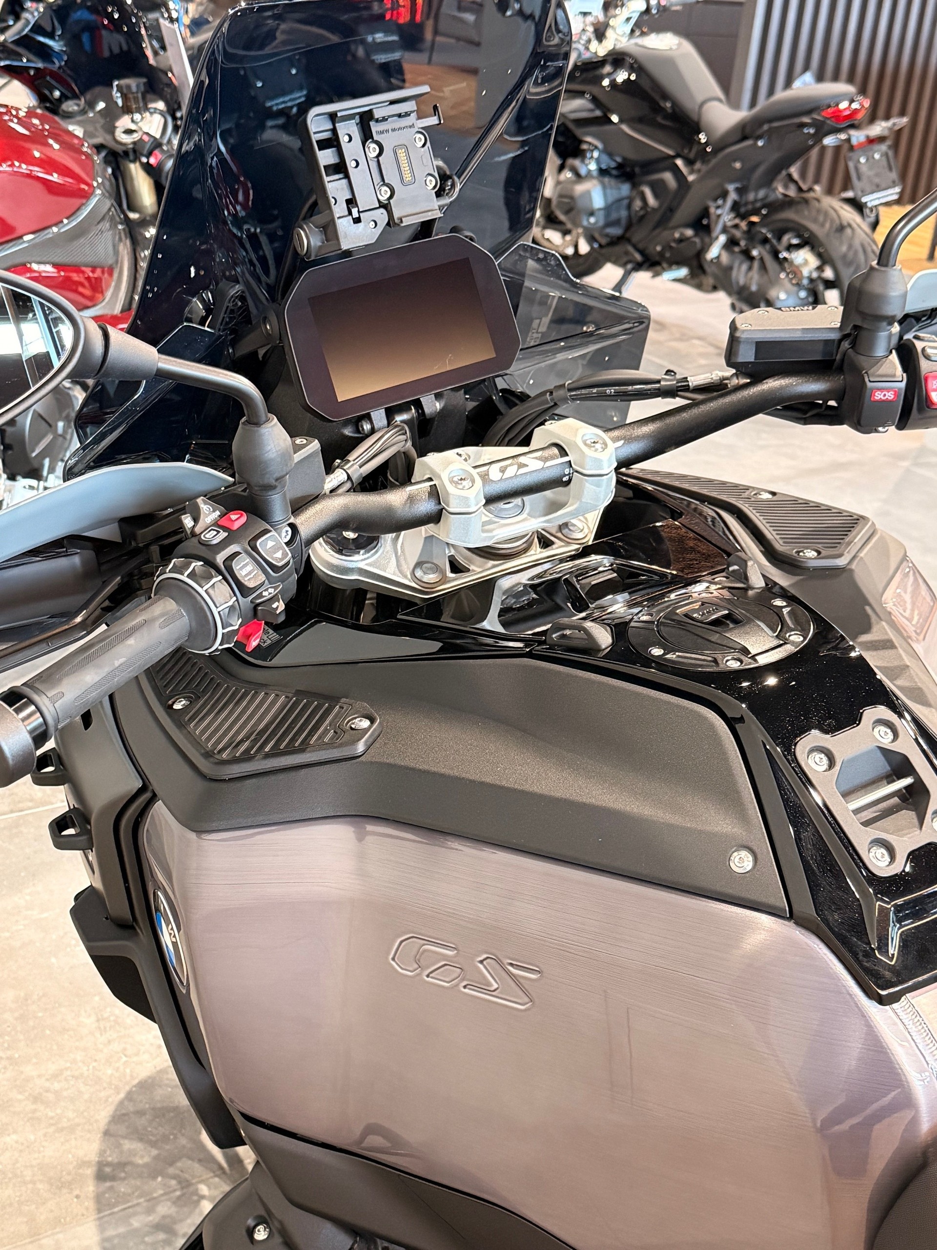 BMW R 1300 GS Adventure-image-7