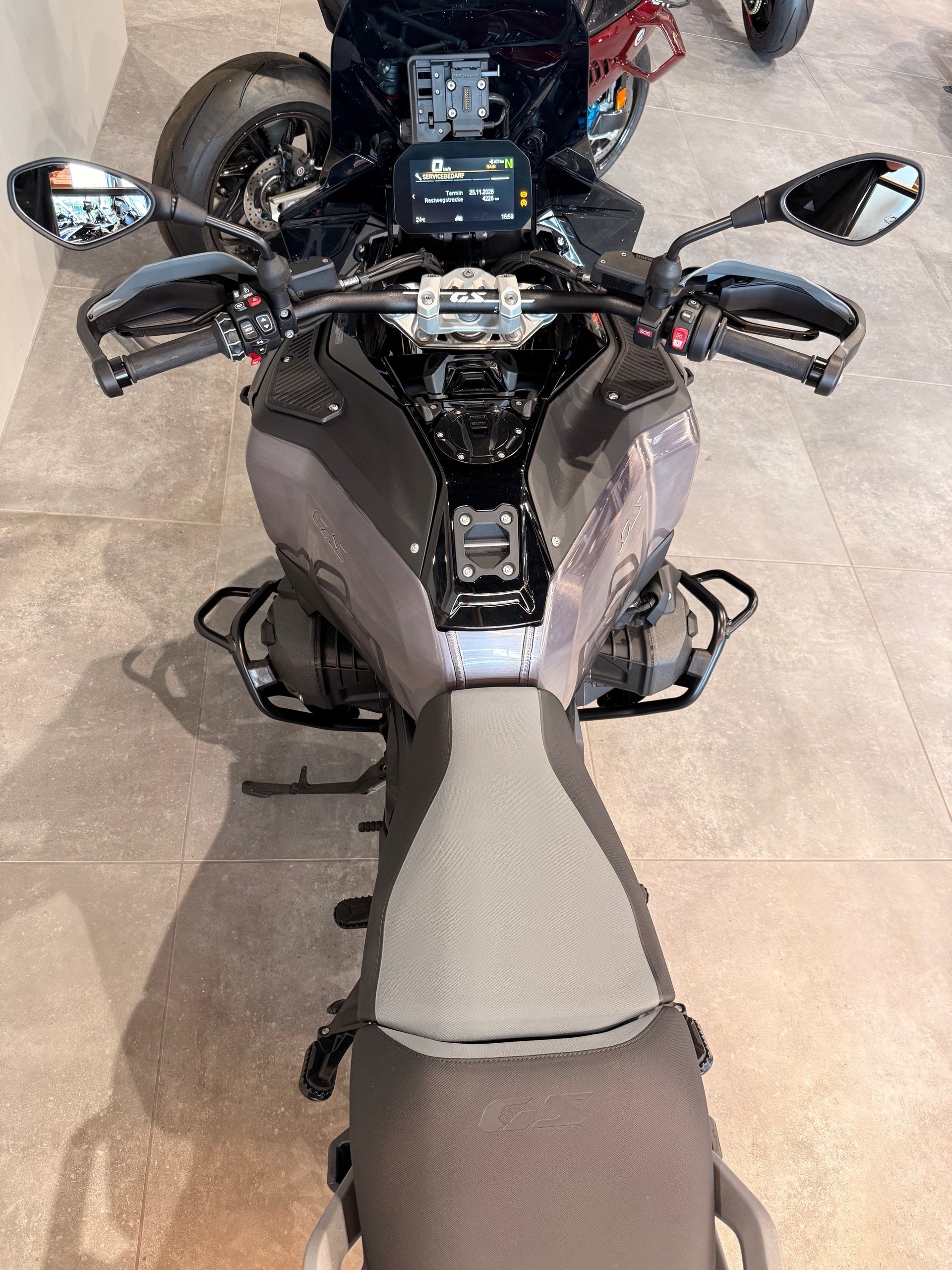 BMW R 1300 GS Adventure-image-13