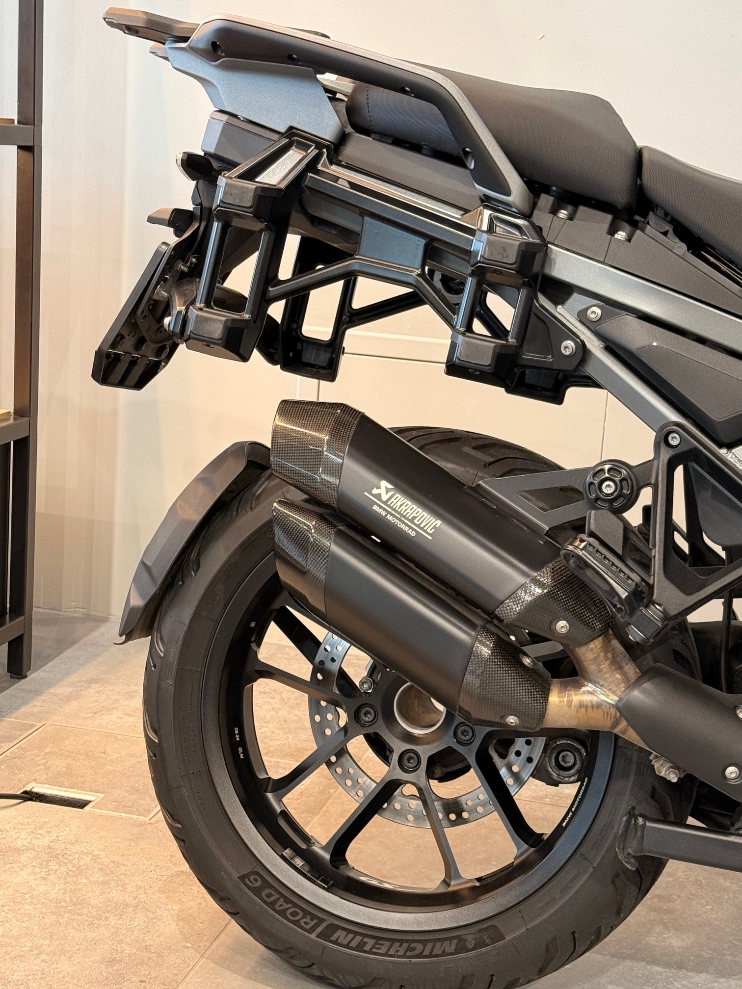 BMW R 1300 GS Adventure-showroom-element-3