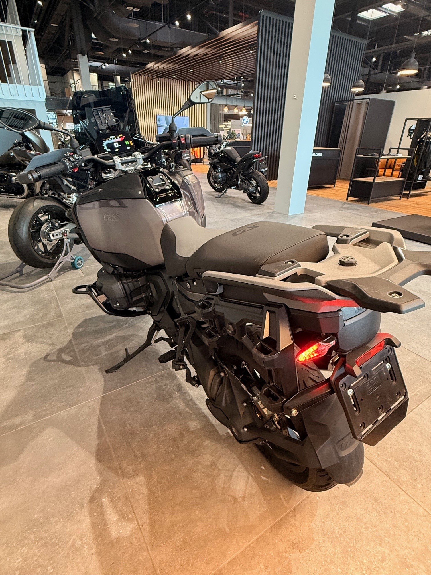BMW R 1300 GS Adventure-image-9
