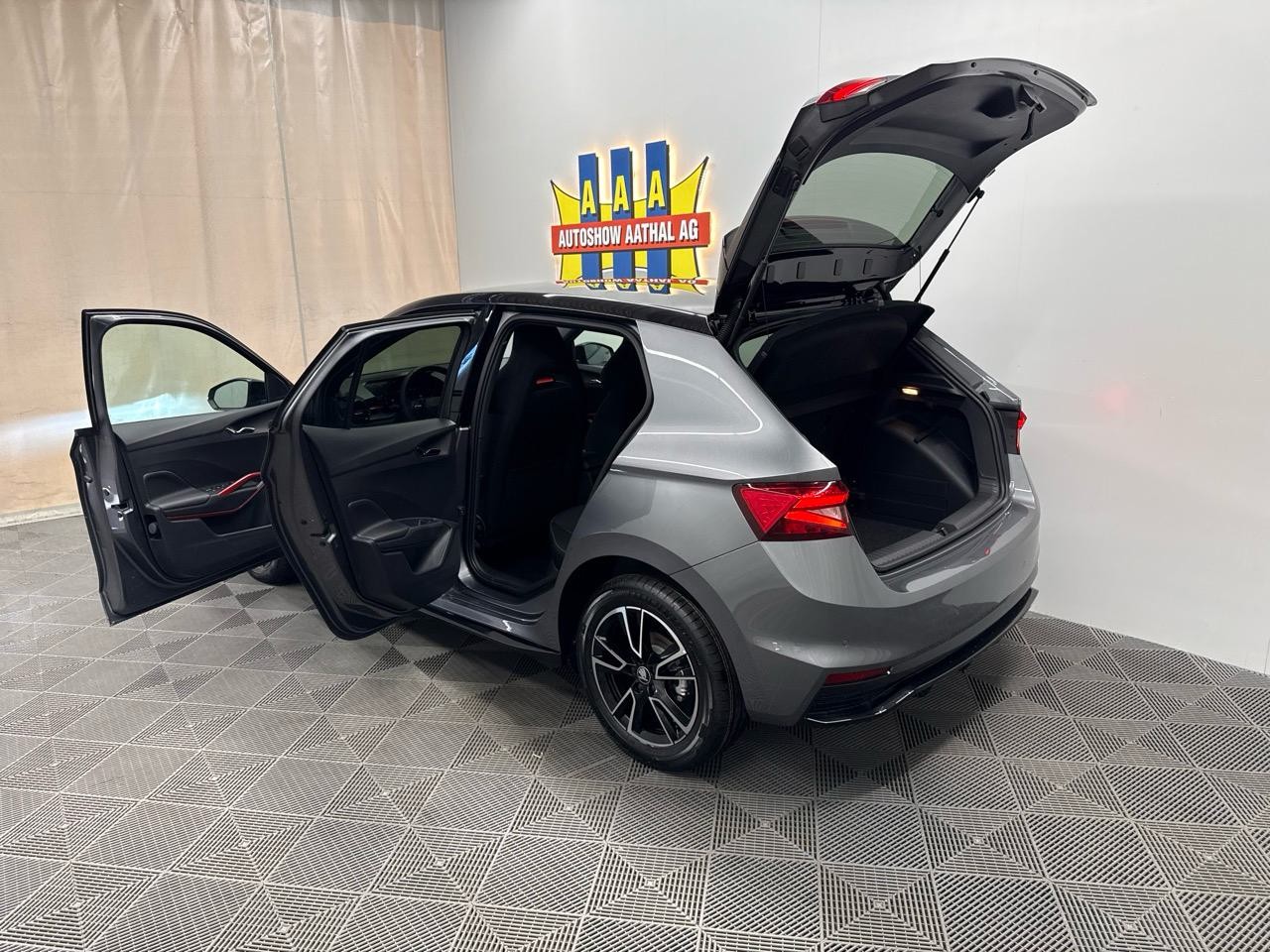 SKODA Fabia 1.5 TSI Monte Carlo DSG-image-12