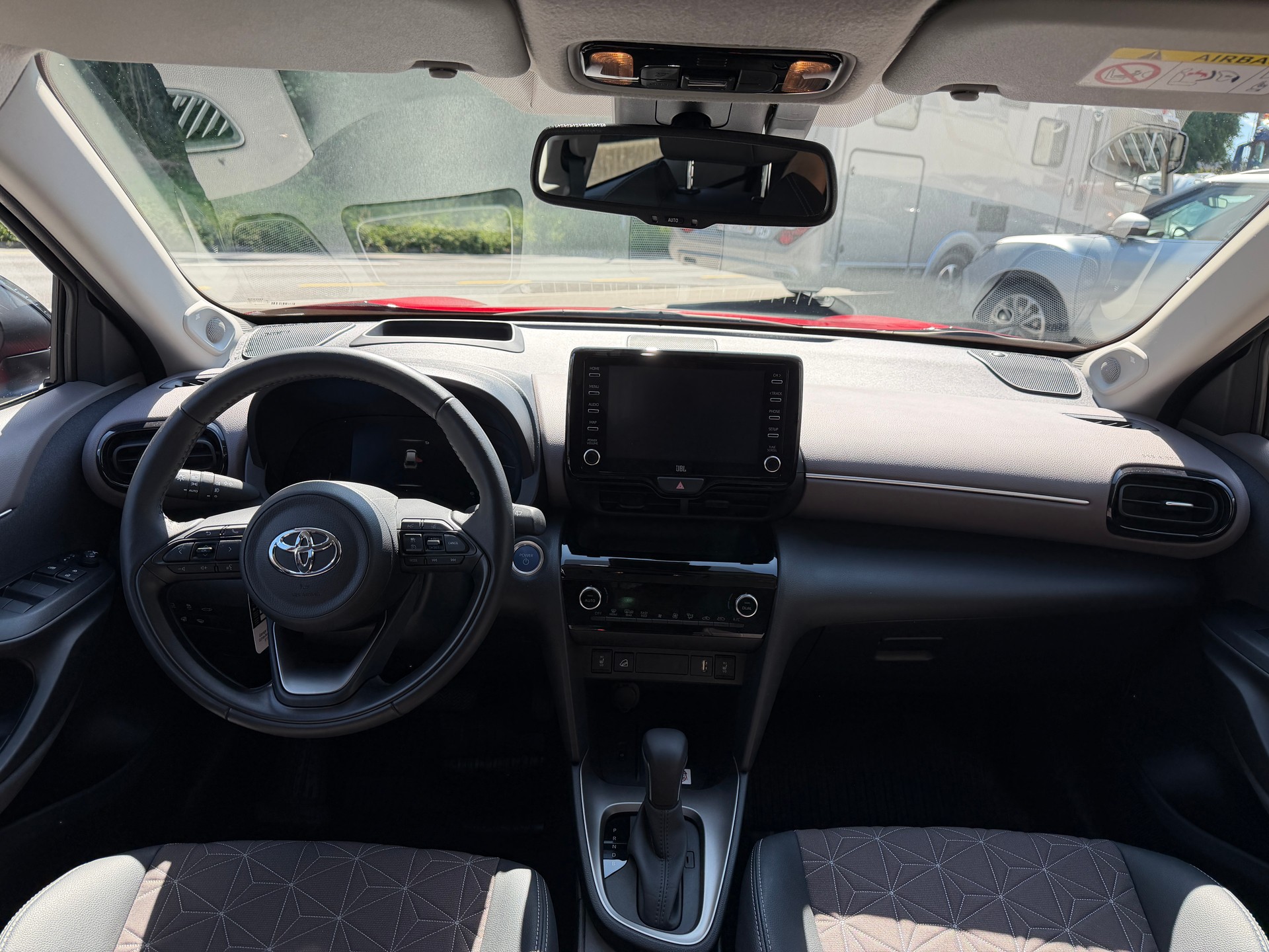 TOYOTA Yaris Cross 1.5 Elegant e-CVT AWDi-image-10