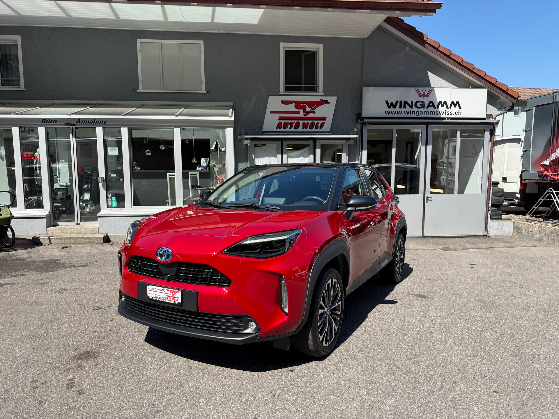 TOYOTA Yaris Cross 1.5 Elegant e-CVT AWDi-image-0