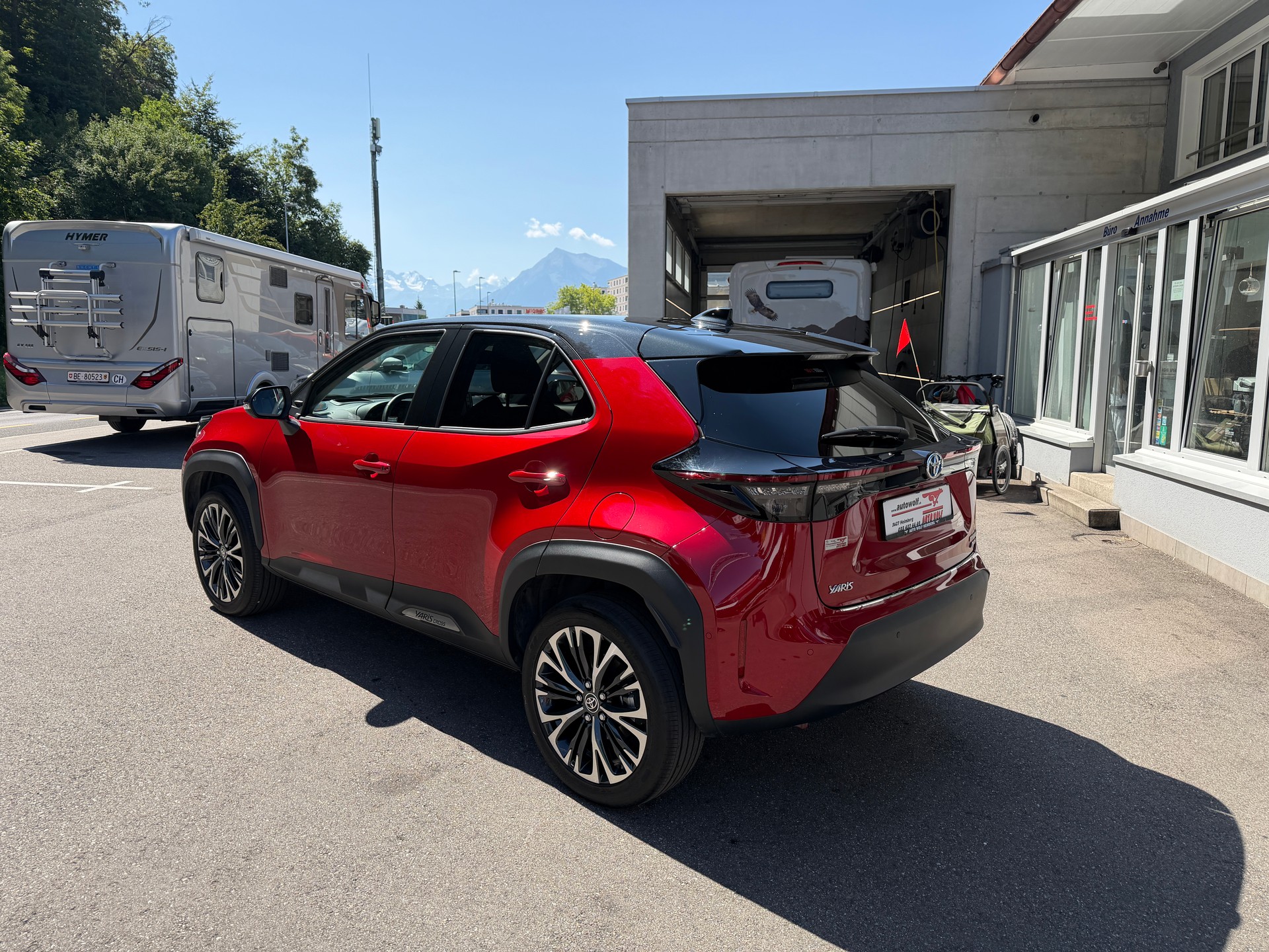 TOYOTA Yaris Cross 1.5 Elegant e-CVT AWDi-image-2