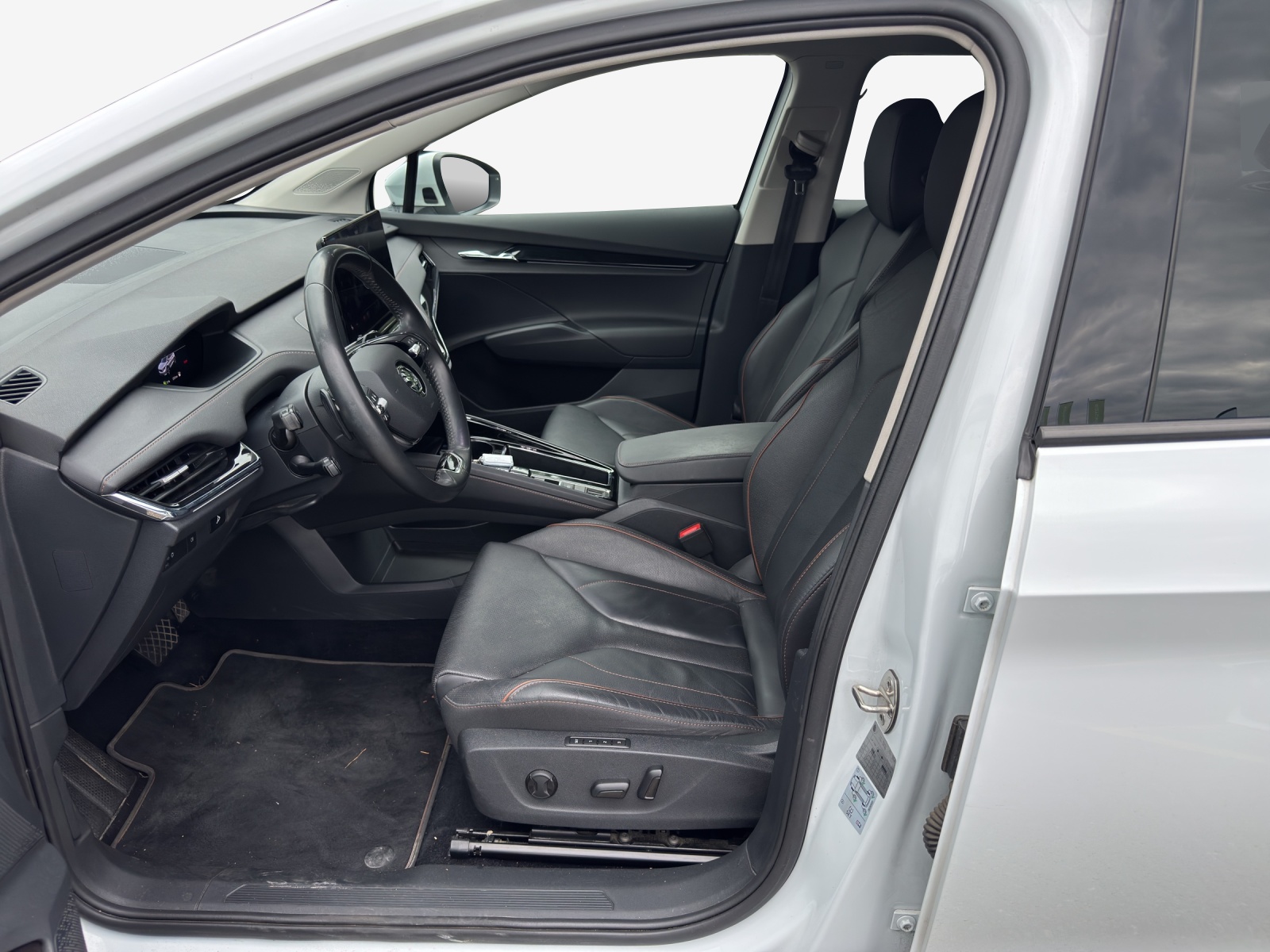 SKODA Enyaq iV 60-image-7