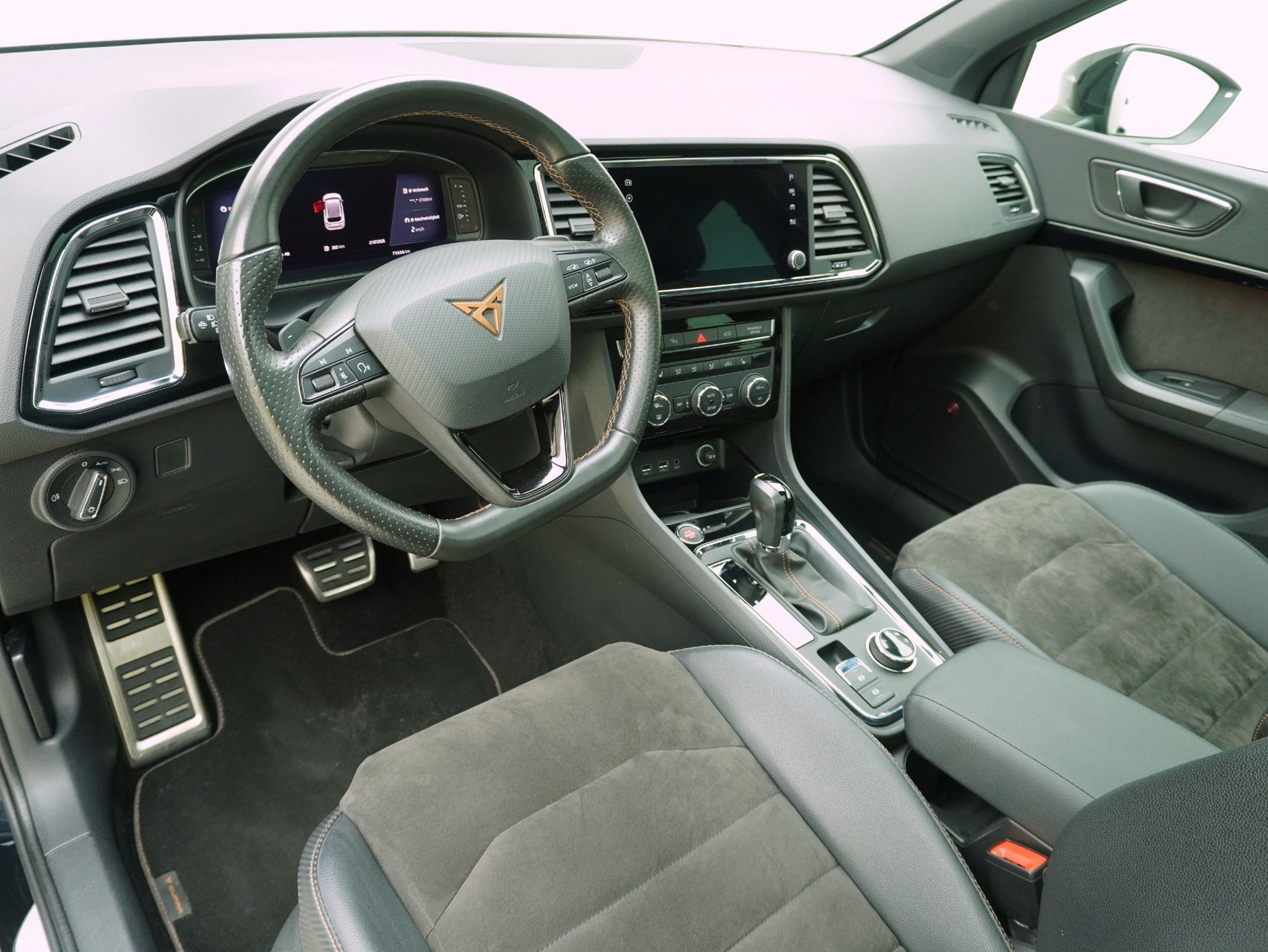SEAT Cupra Ateca 2.0 TSI DSG 4Drive-image-10