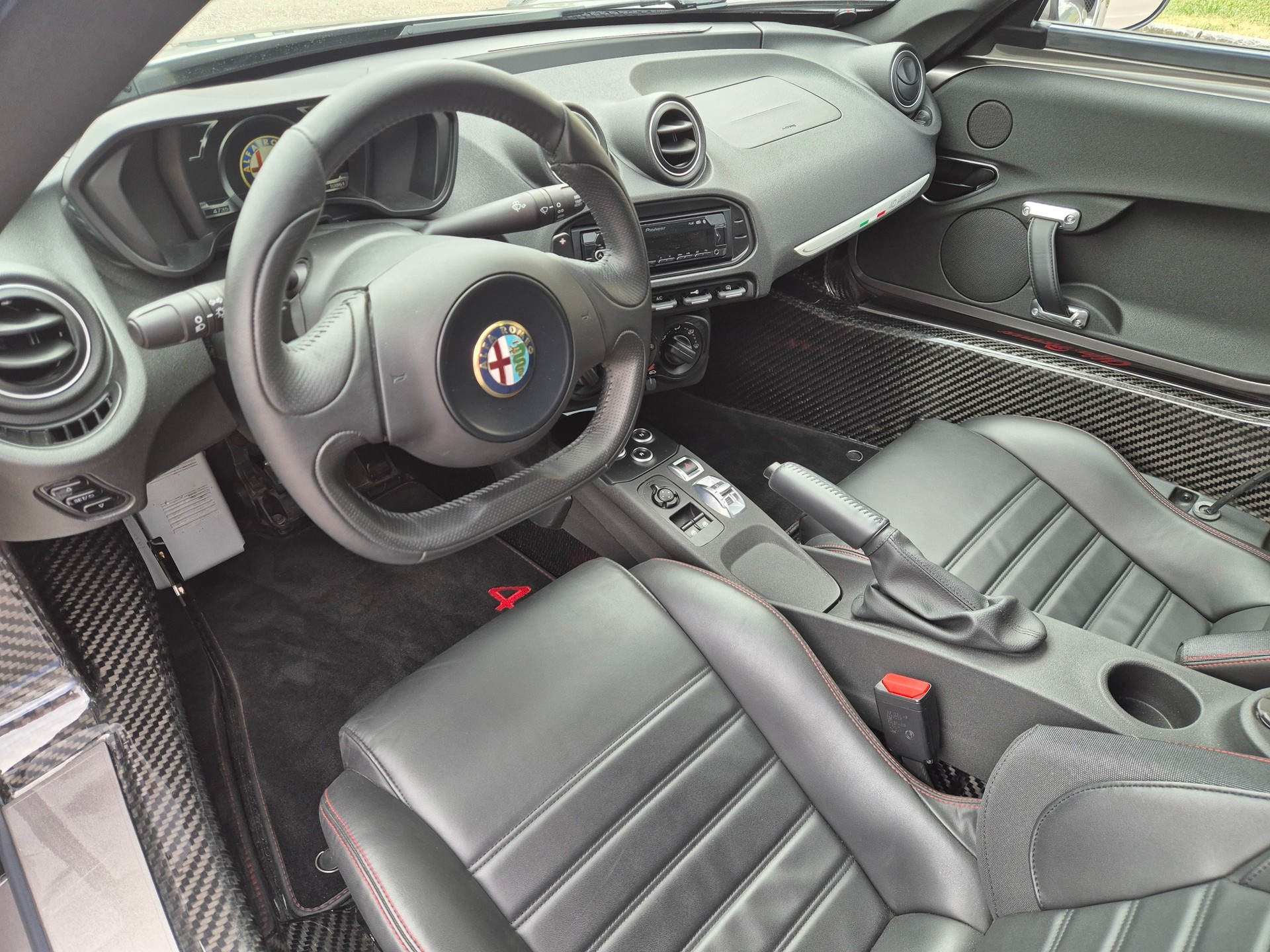 ALFA ROMEO 4C 1750 TBi TCT-image-8