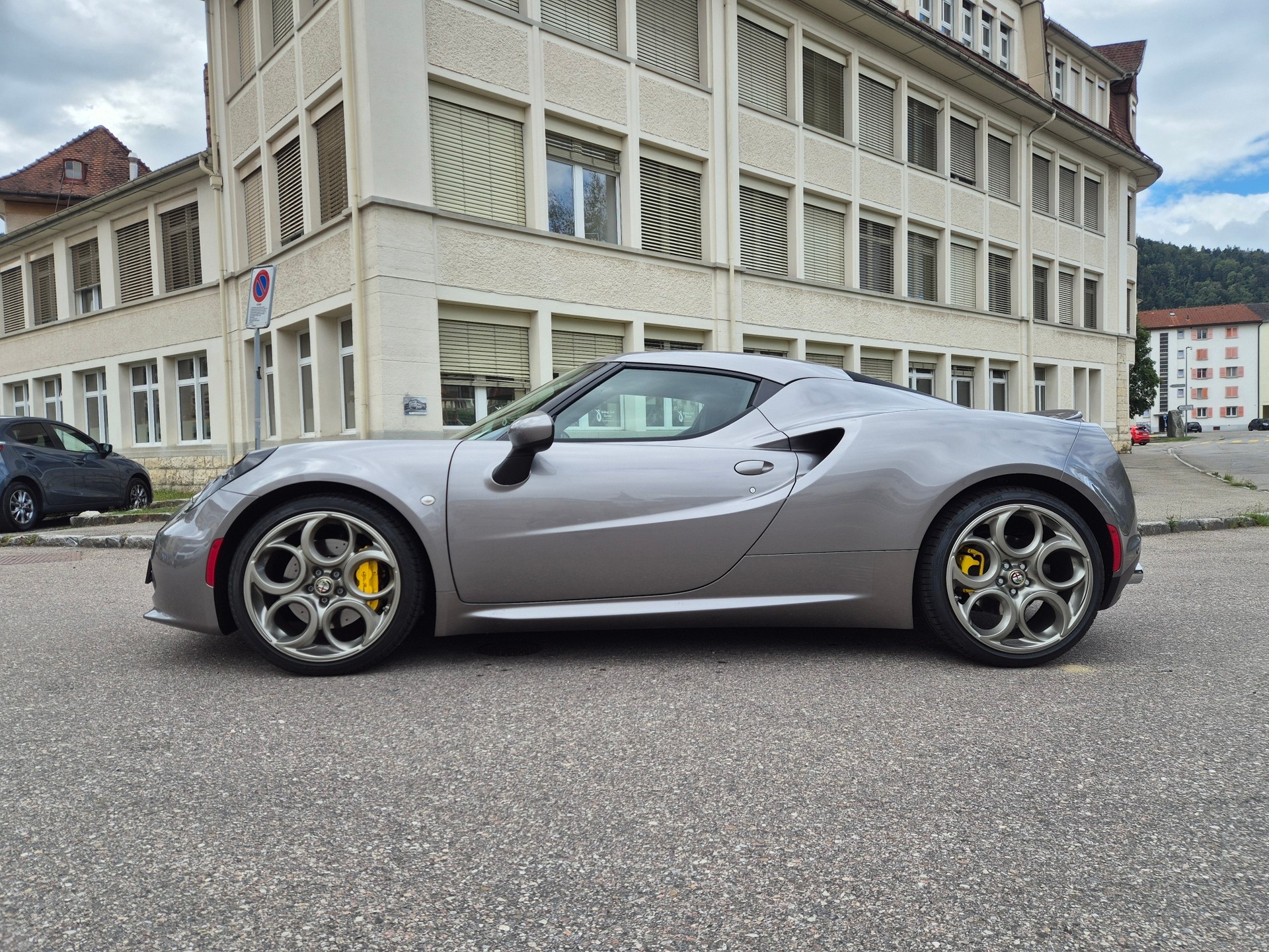 ALFA ROMEO 4C 1750 TBi TCT-image-1