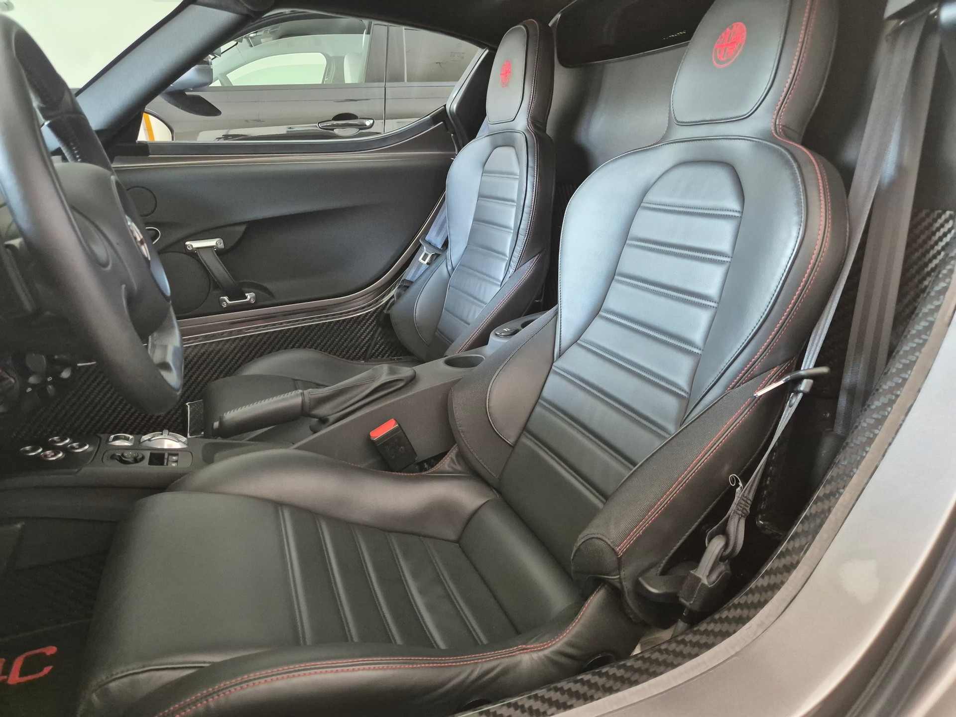 ALFA ROMEO 4C 1750 TBi TCT-image-10
