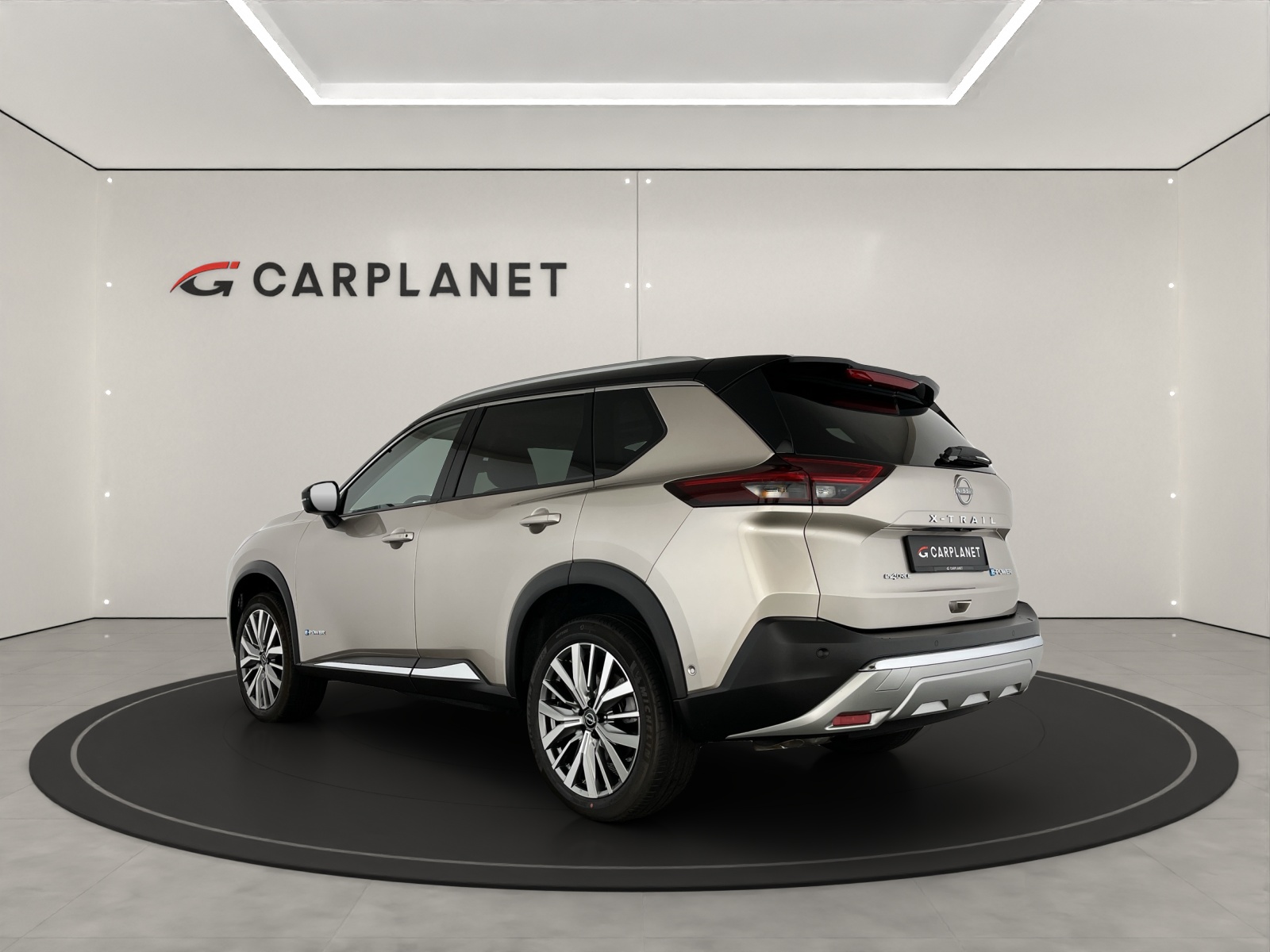 NISSAN X-Trail 1.5 VC-T Tekna+ e-4orce-image-2