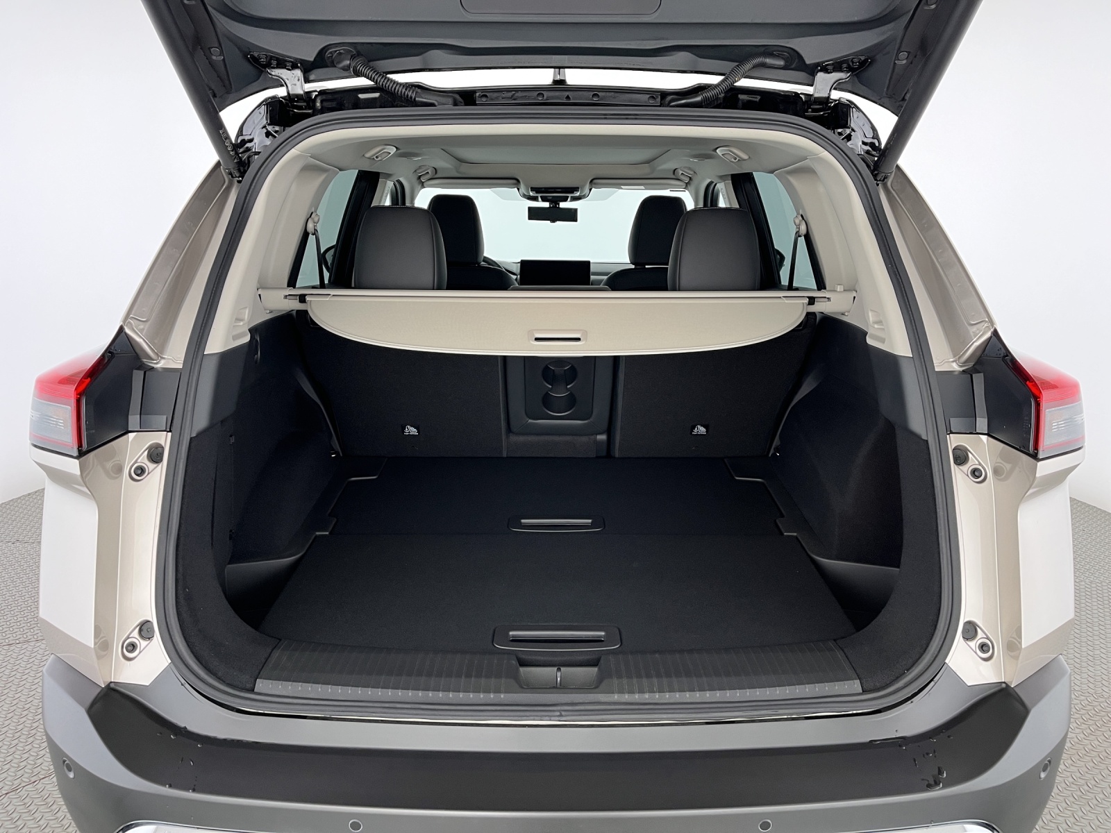 NISSAN X-Trail 1.5 VC-T Tekna+ e-4orce-image-17
