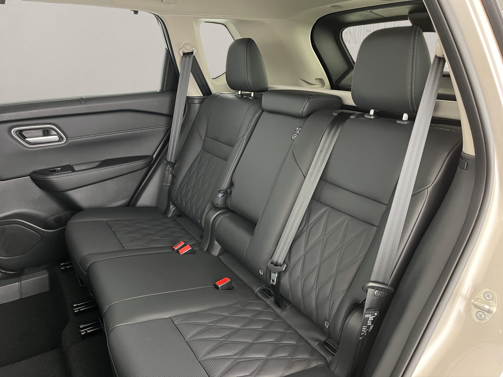 NISSAN X-Trail 1.5 VC-T Tekna+ e-4orce-image-16