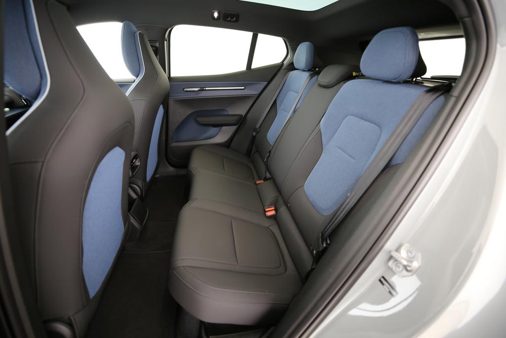 VOLVO EX30 E60 Twin Ultra Performance AWD-image-9