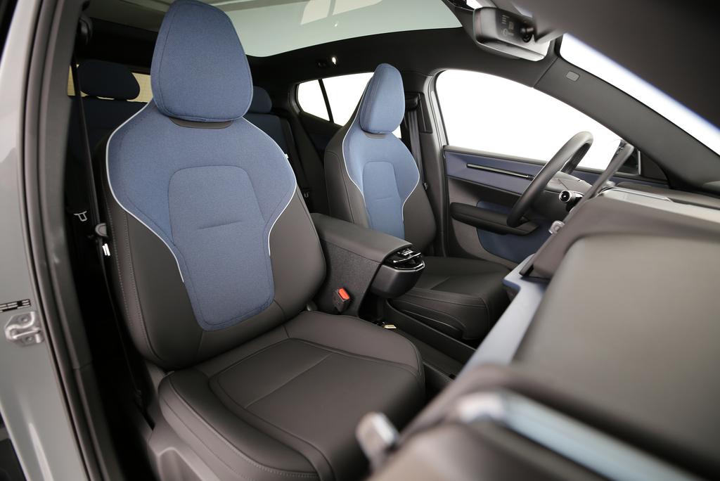 VOLVO EX30 E60 Twin Ultra Performance AWD-image-10