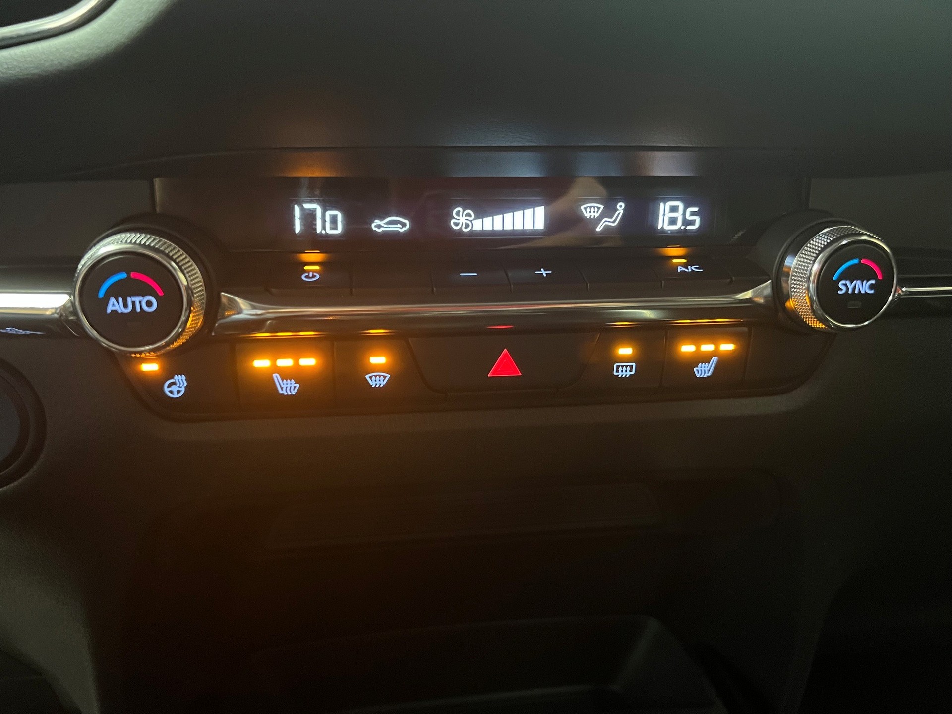 MAZDA CX-30 SKYACTIV-X 186 M Hybrid FWD Ambition Plus Automat-image-17