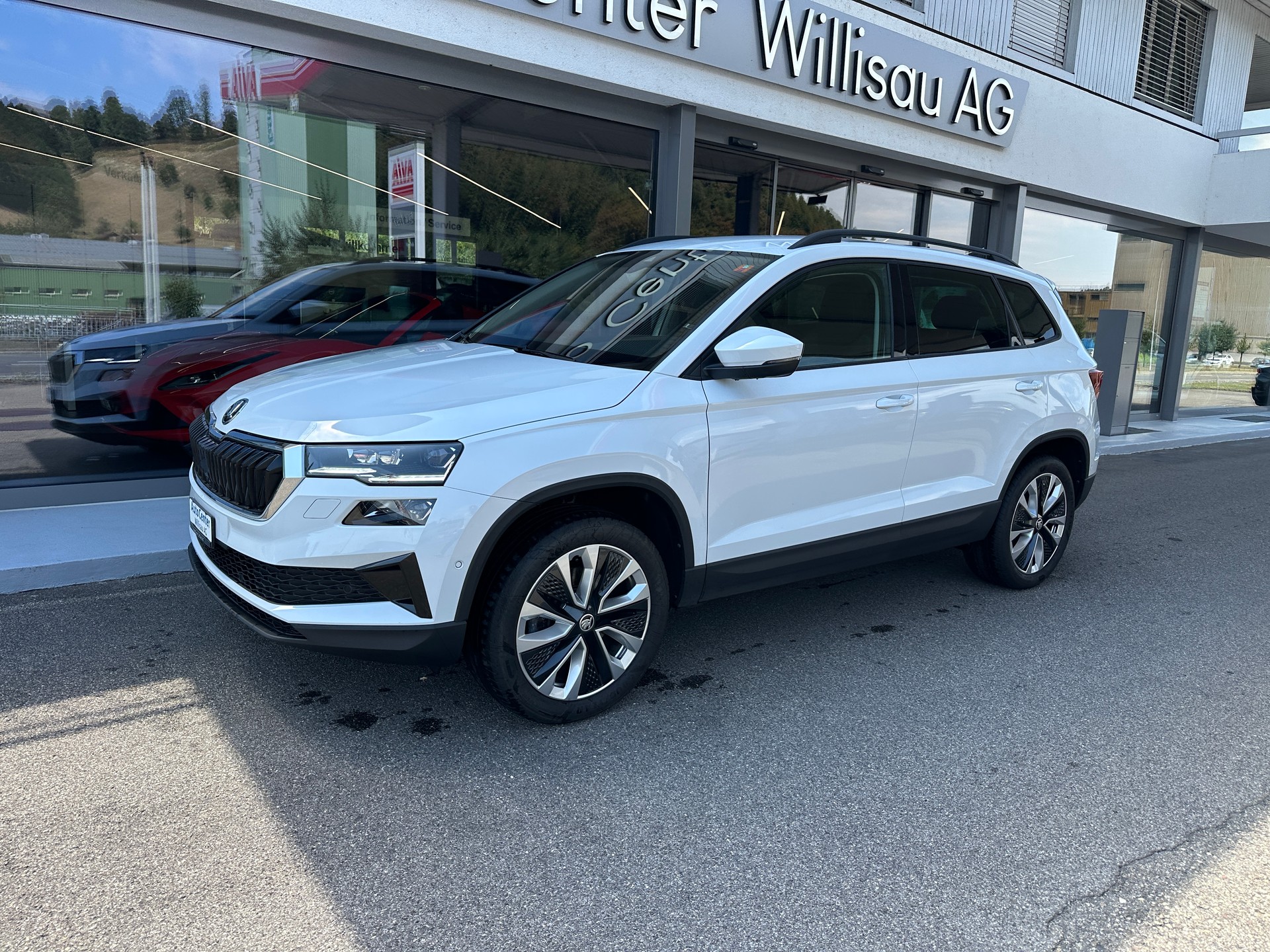 SKODA Karoq 2.0 TDI CR Style 4x4 DSG AHK 2100 KG-image-1