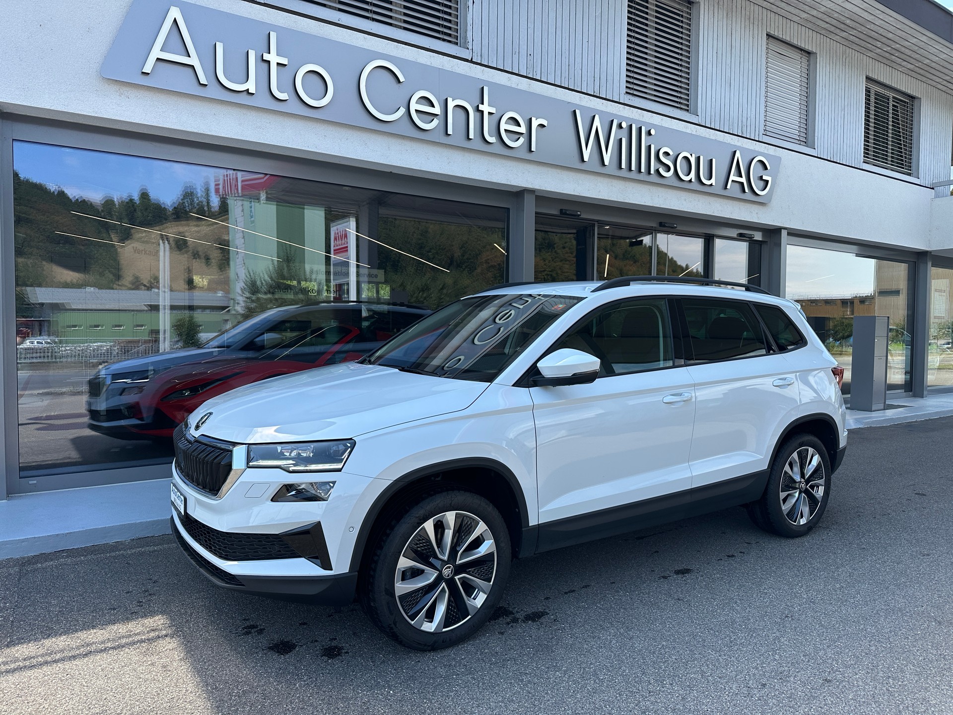 SKODA Karoq 2.0 TDI CR Style 4x4 DSG AHK 2100 KG-image-0
