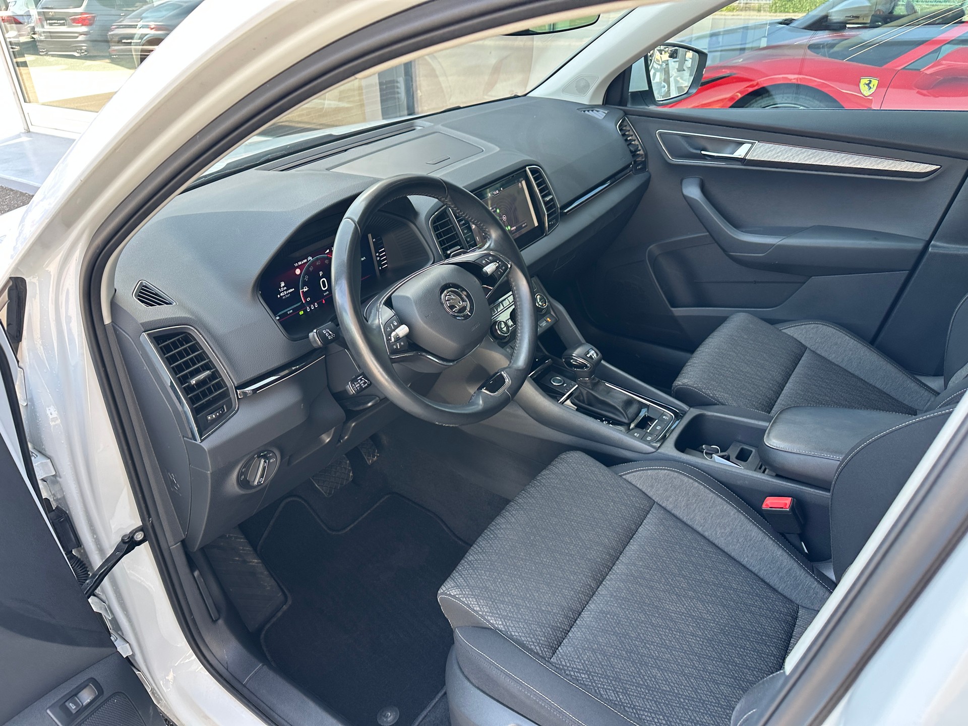SKODA Karoq 2.0 TDI CR Style 4x4 DSG AHK 2100 KG-image-2