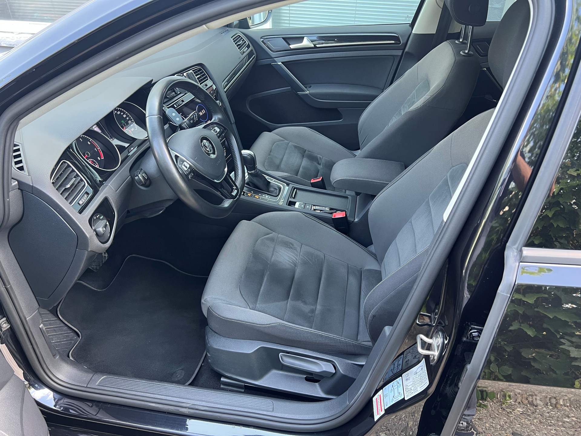 VW Golf 1.5 TSI EVO Comfortline DSG-image-5