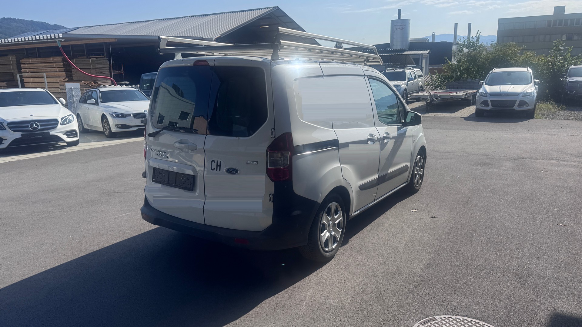 FORD Transit Courier Van 1.0 EcoBoost Ambiente-image-2
