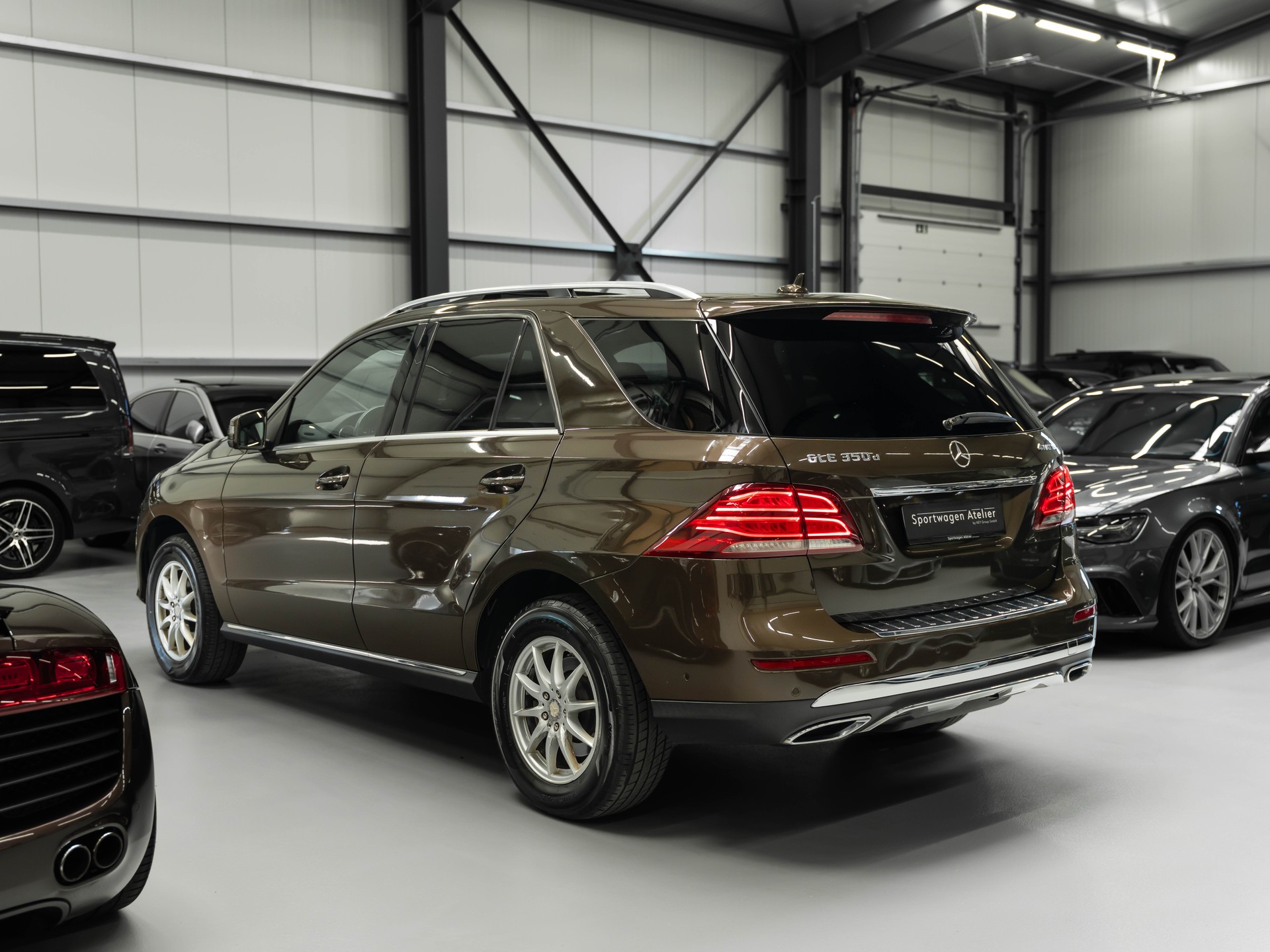 MERCEDES-BENZ GLE 350 d 4Matic 9G-Tronic-showroom-element-1