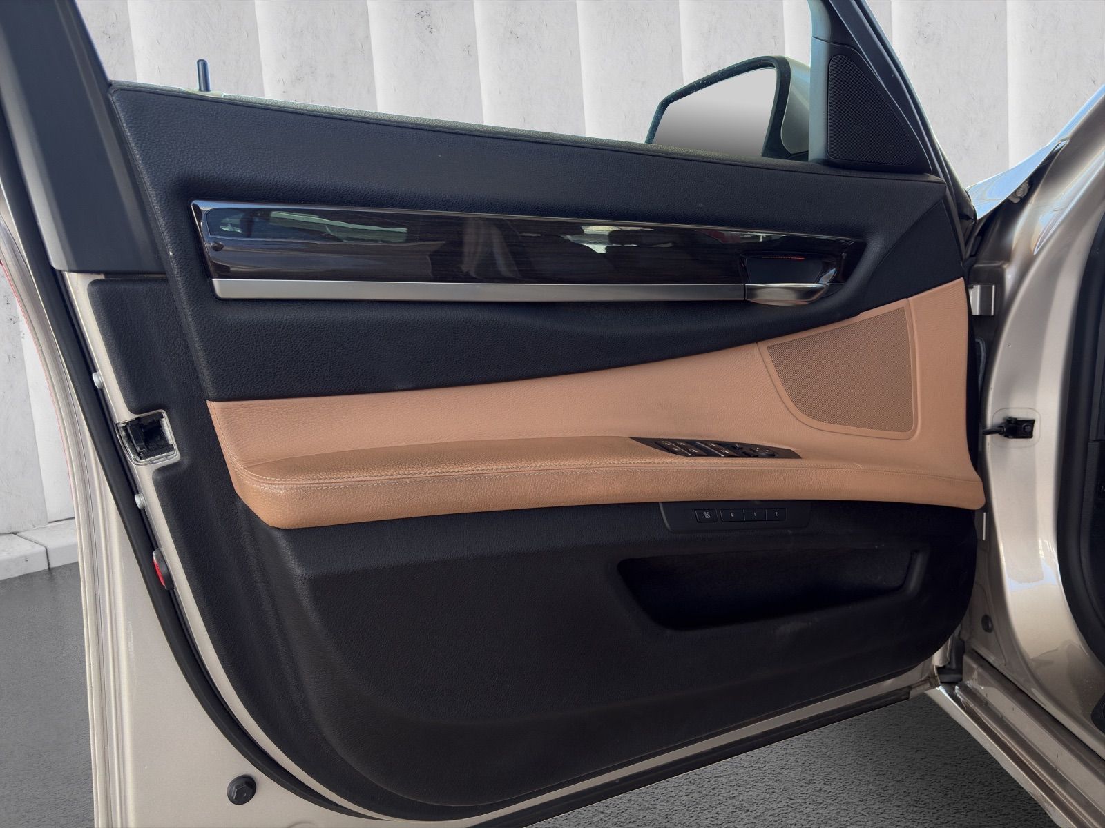 BMW 740 d xDrive-image-15