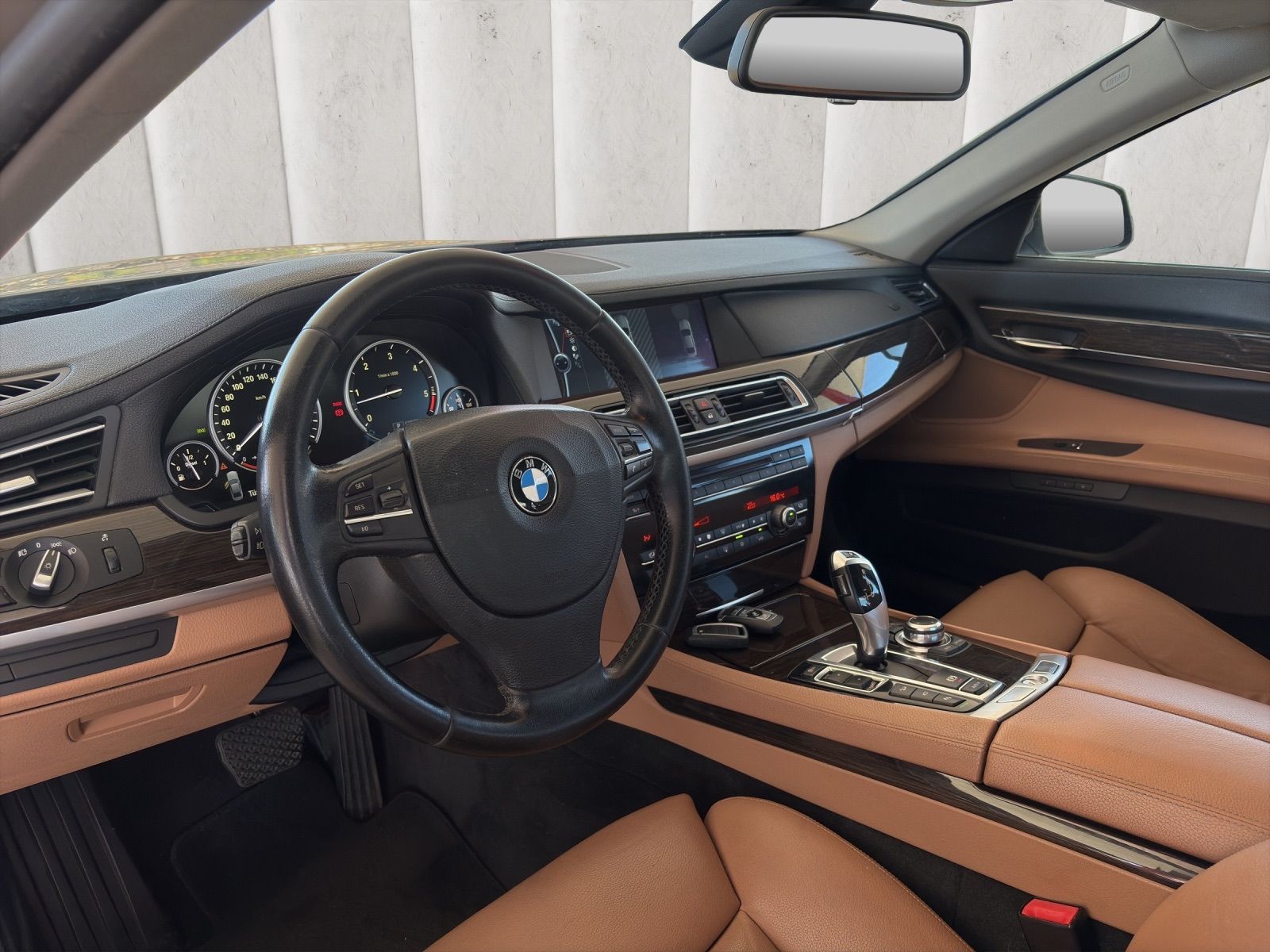 BMW 740 d xDrive-image-8