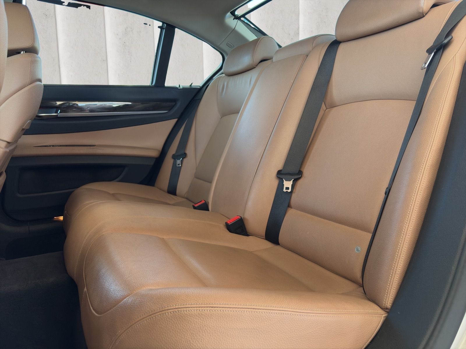 BMW 740 d xDrive-image-16