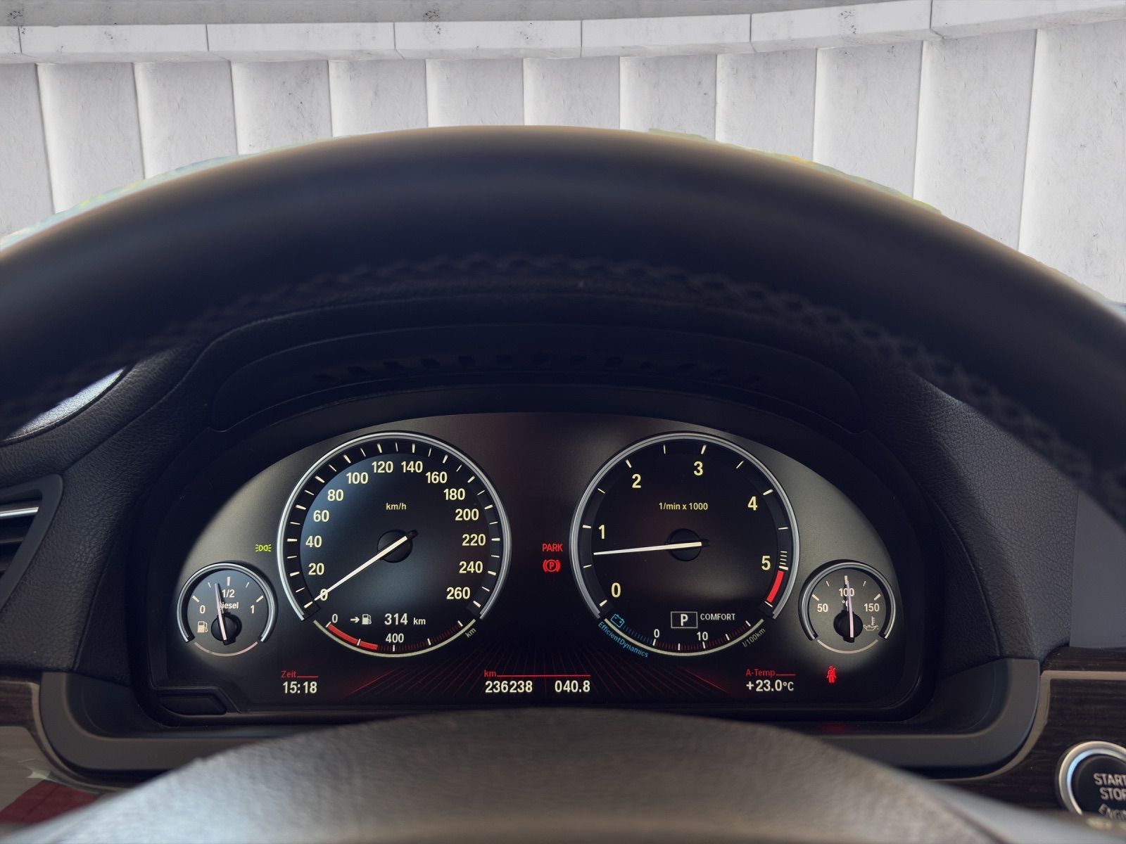 BMW 740 d xDrive-image-11