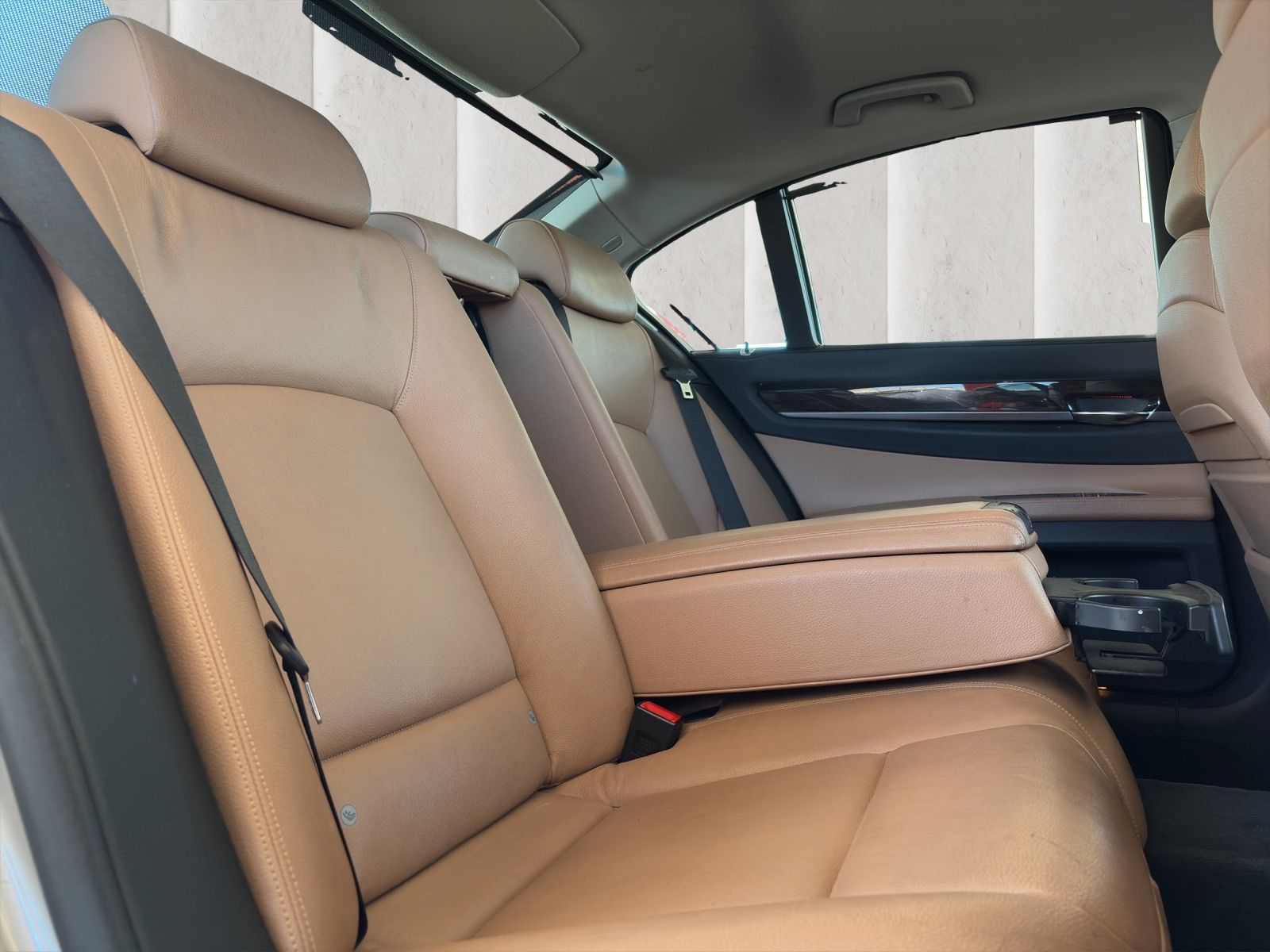 BMW 740 d xDrive-image-17