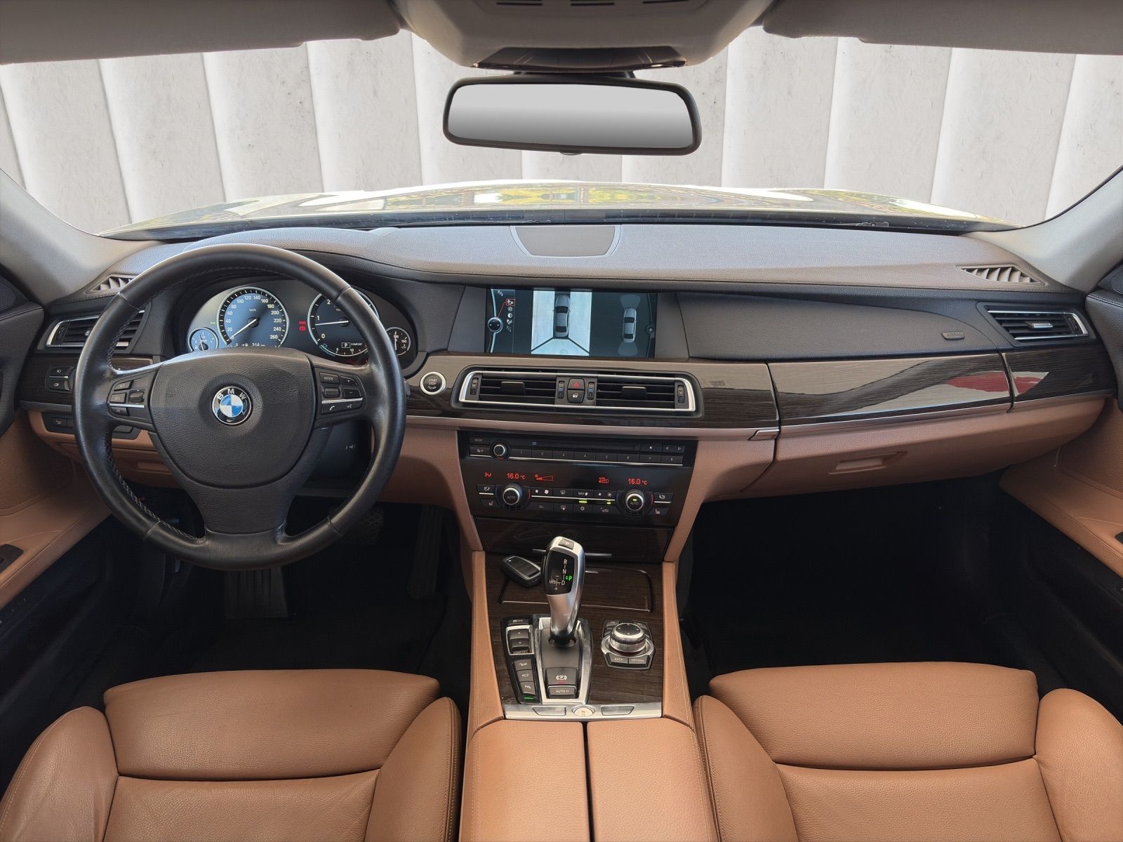 BMW 740 d xDrive-image-12