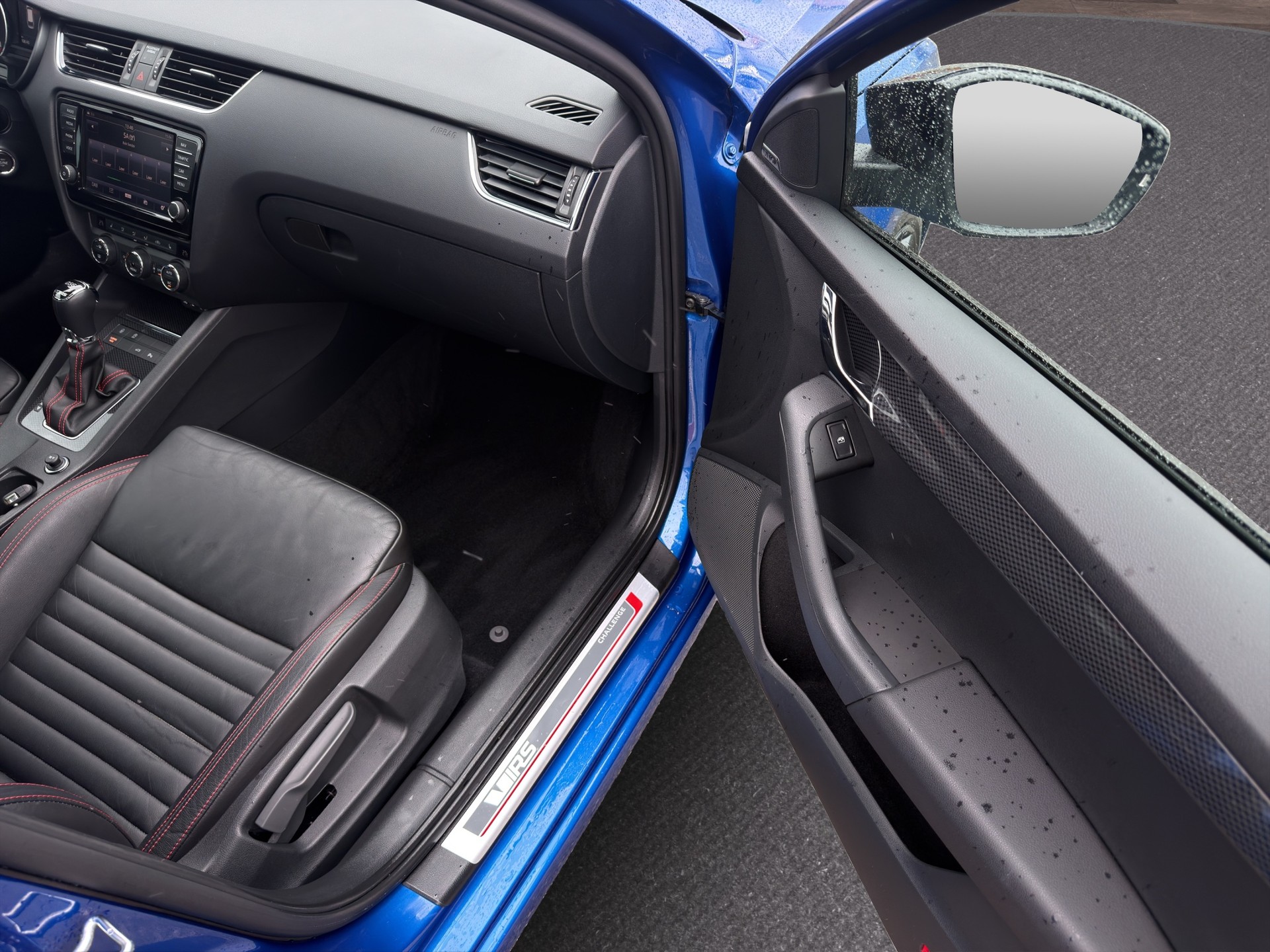 SKODA Octavia Combi 2.0 TDI RS 4x4 DSG-image-20