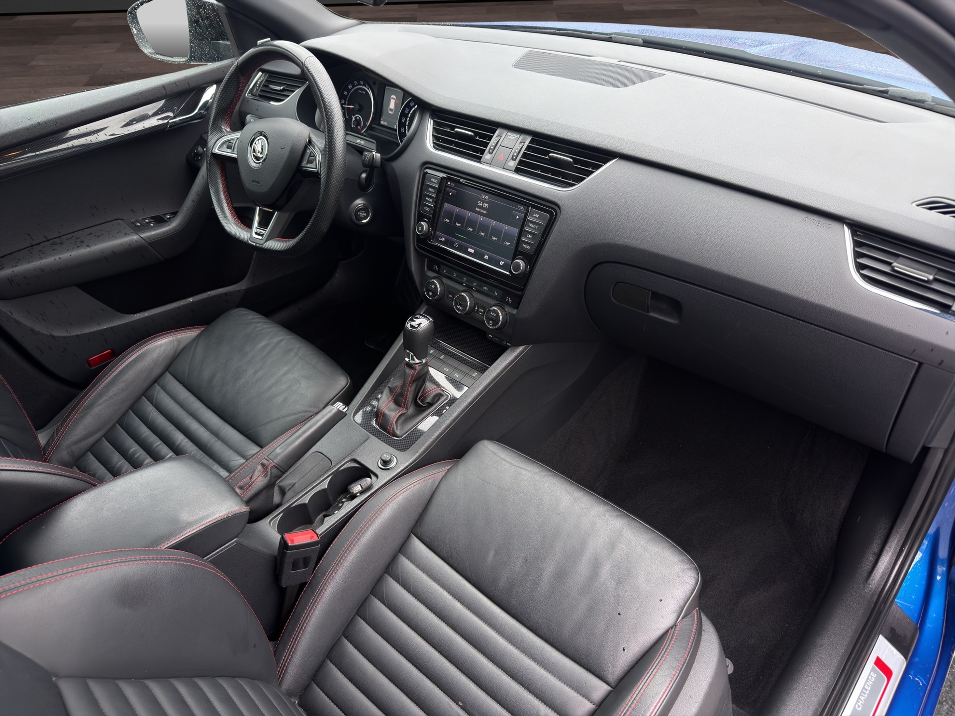 SKODA Octavia Combi 2.0 TDI RS 4x4 DSG-image-18
