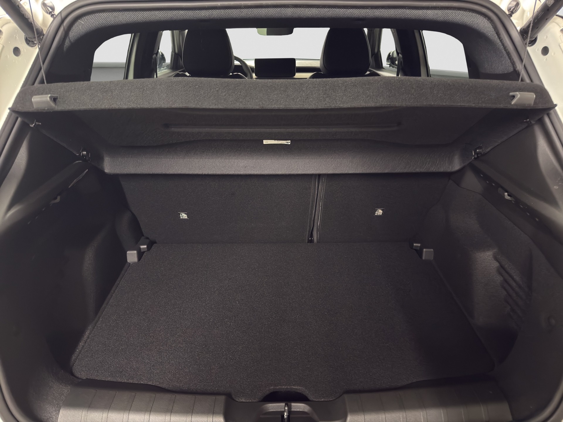 JEEP Avenger 1.2 MHEV Black Edition-image-15