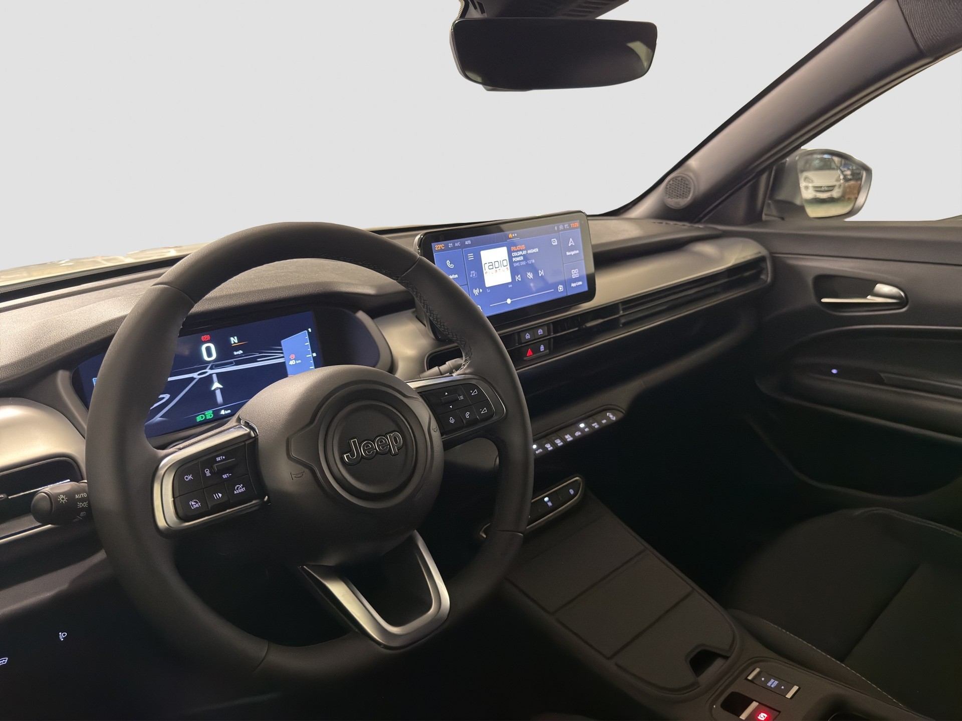 JEEP Avenger 1.2 MHEV Black Edition-image-12