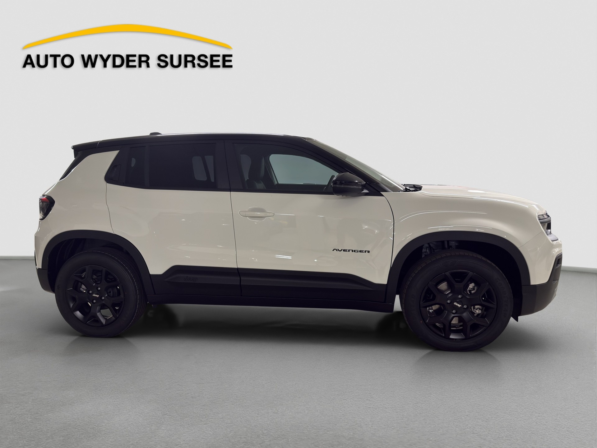 JEEP Avenger 1.2 MHEV Black Edition-image-6