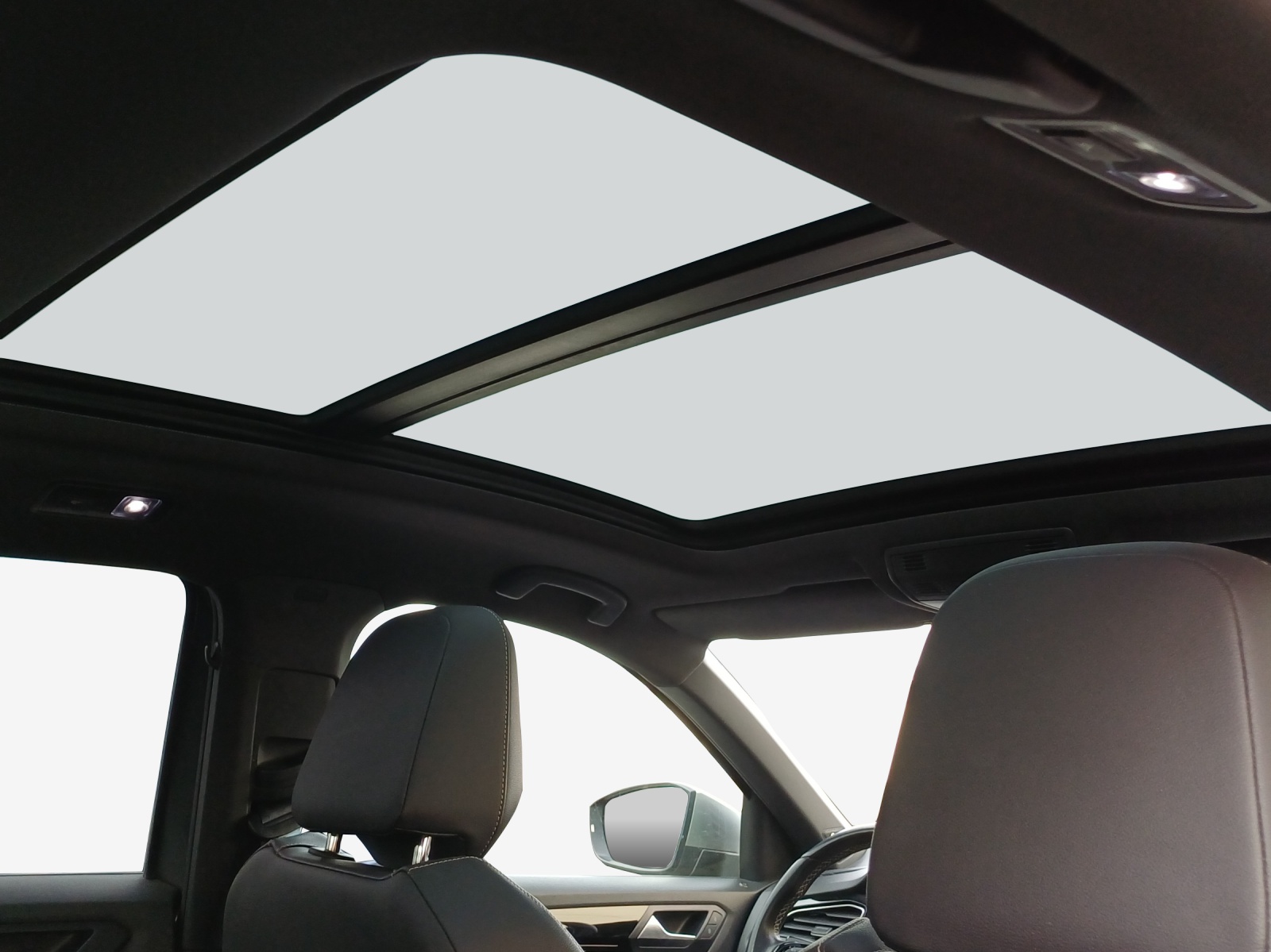VW T-Roc 2.0 TSI R DSG 4Motion-image-14