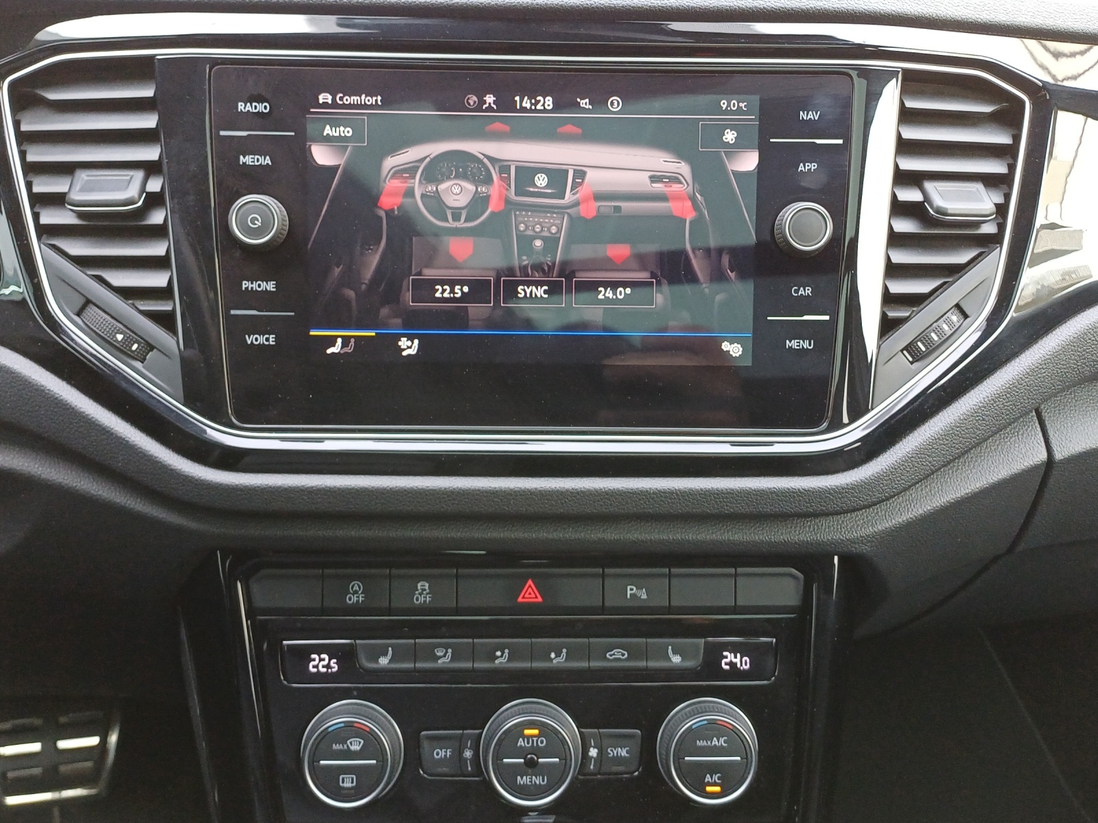 VW T-Roc 2.0 TSI R DSG 4Motion-image-10