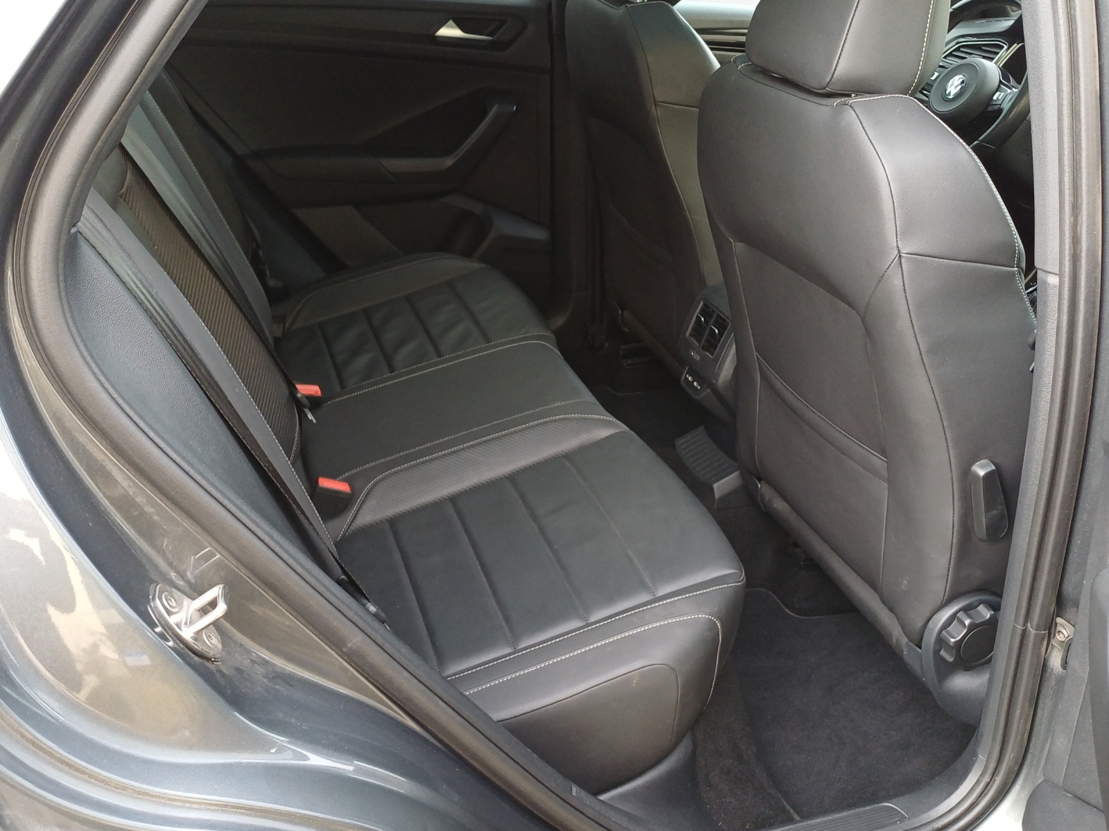 VW T-Roc 2.0 TSI R DSG 4Motion-image-15