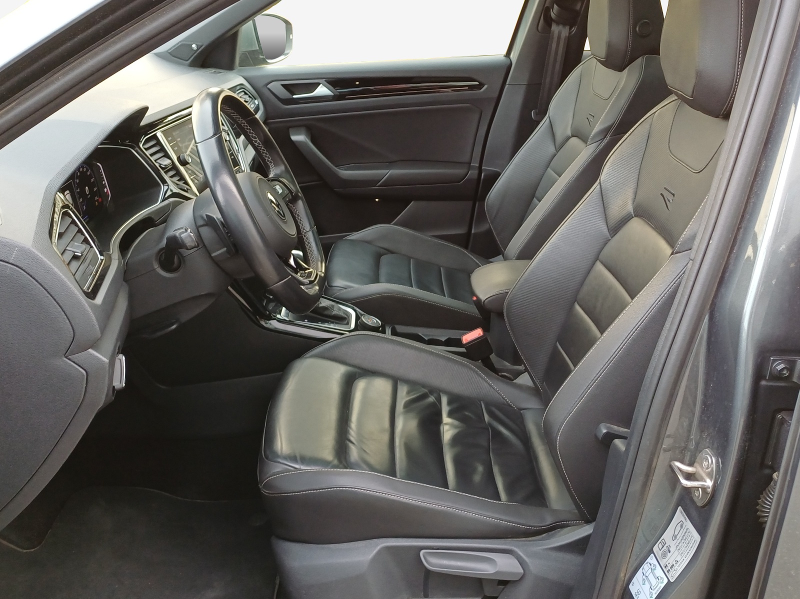 VW T-Roc 2.0 TSI R DSG 4Motion-image-7