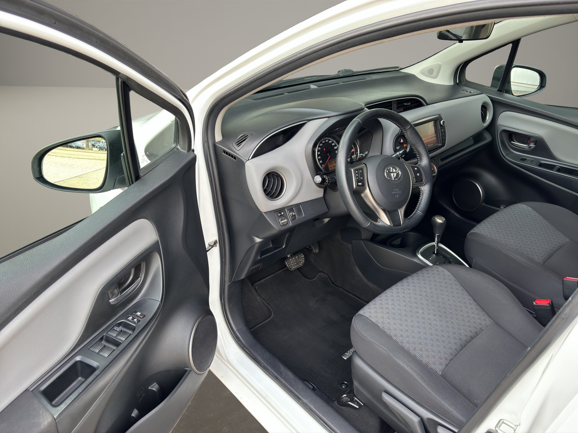TOYOTA Yaris 1.33 Trend Multidrive S-image-17