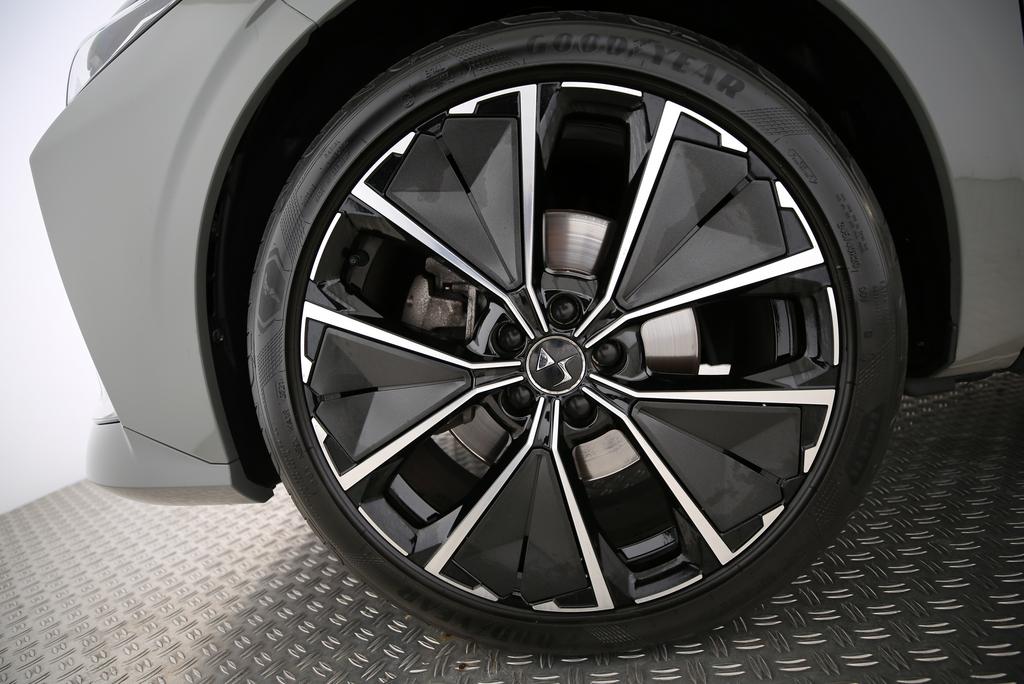DS AUTOMOBILES 4 1.6 PureTech 225 Rivoli-image-8