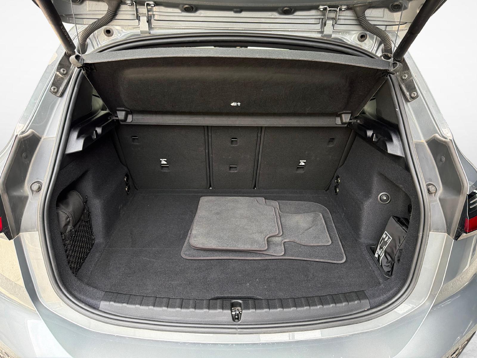 BMW 223d xDrive Active Tourer-image-19
